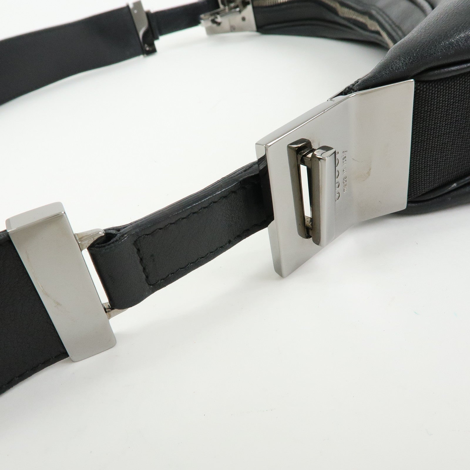 GUCCI Attache Leather Shoulder Bag Crossbody Bag Black 001・3341