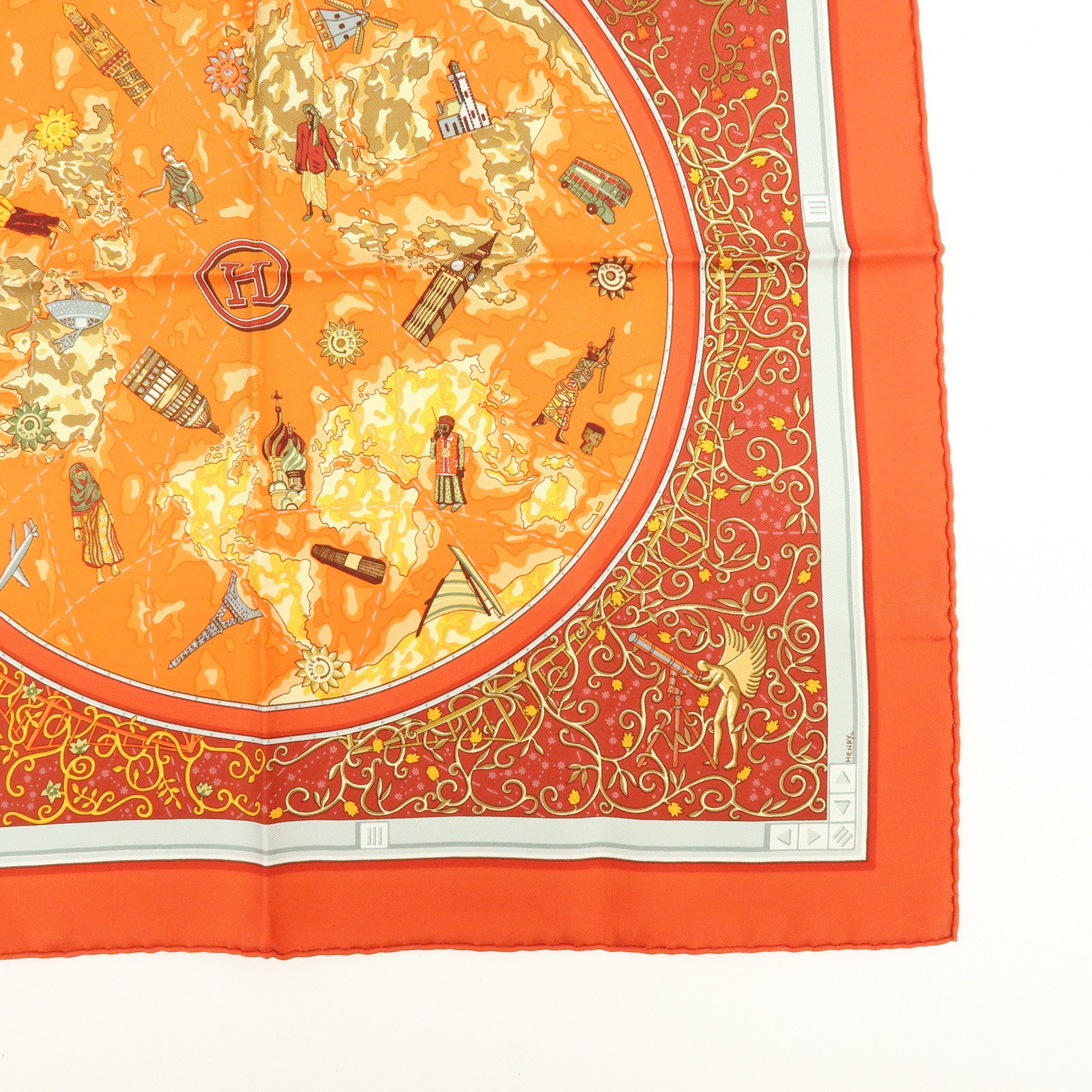 HERMES Carre 45 Silk 100% www.hermes.com Scarf Orange