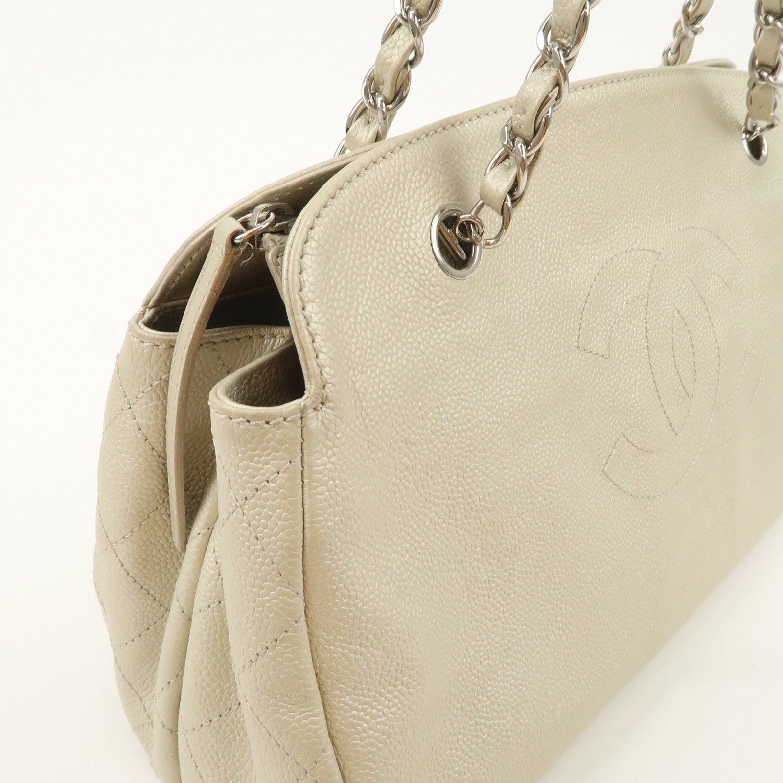 CHANEL Logo Caviarskin Chain Shoulder Bag White Silver HDW