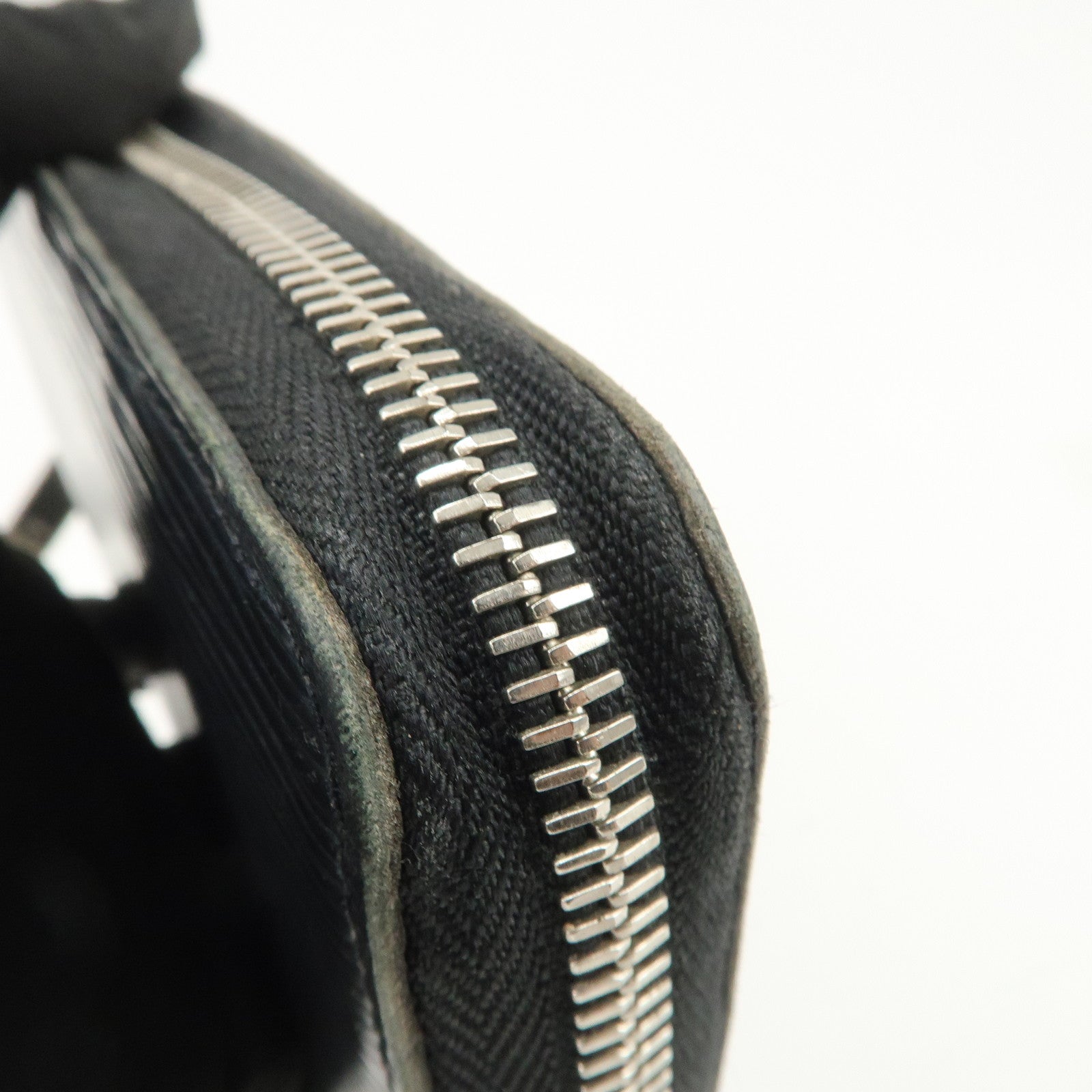 Louis Vuitton Epi leather Round Zippy Long Wallet Noir M60072