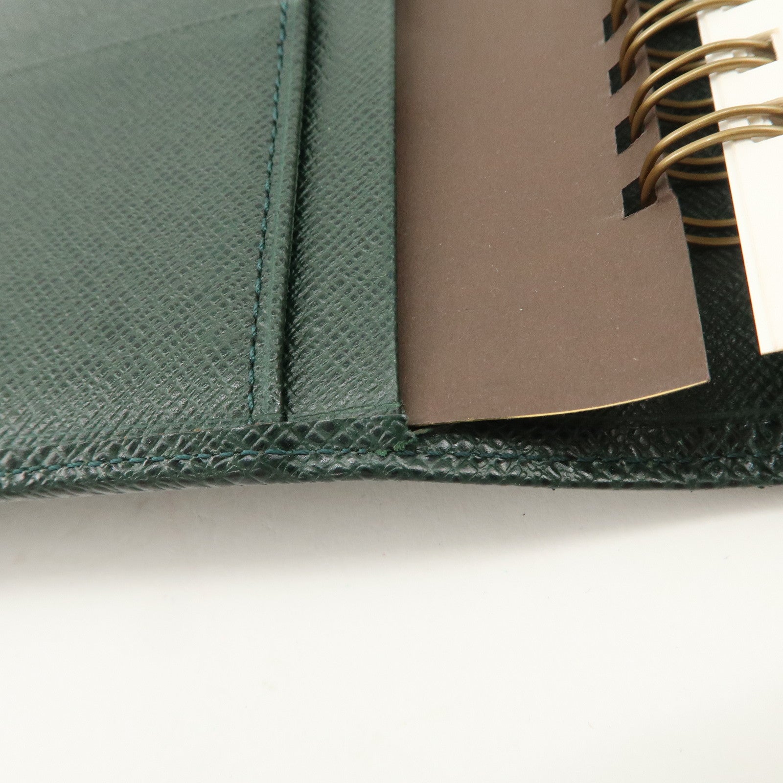 Louis Vuitton Taiga Agenda Bureau Planner Cover Epicea R20407 Used
