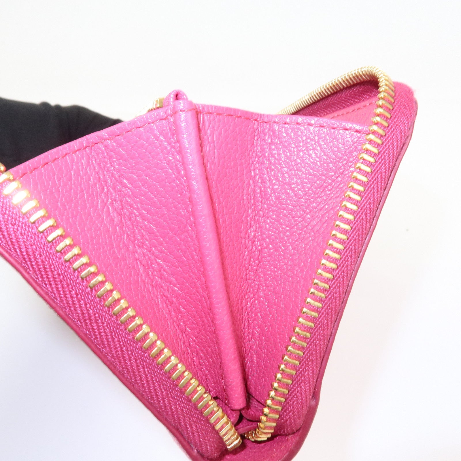 MIU MIU Logo Leather Round Zippy Wallet Pink 5M0506