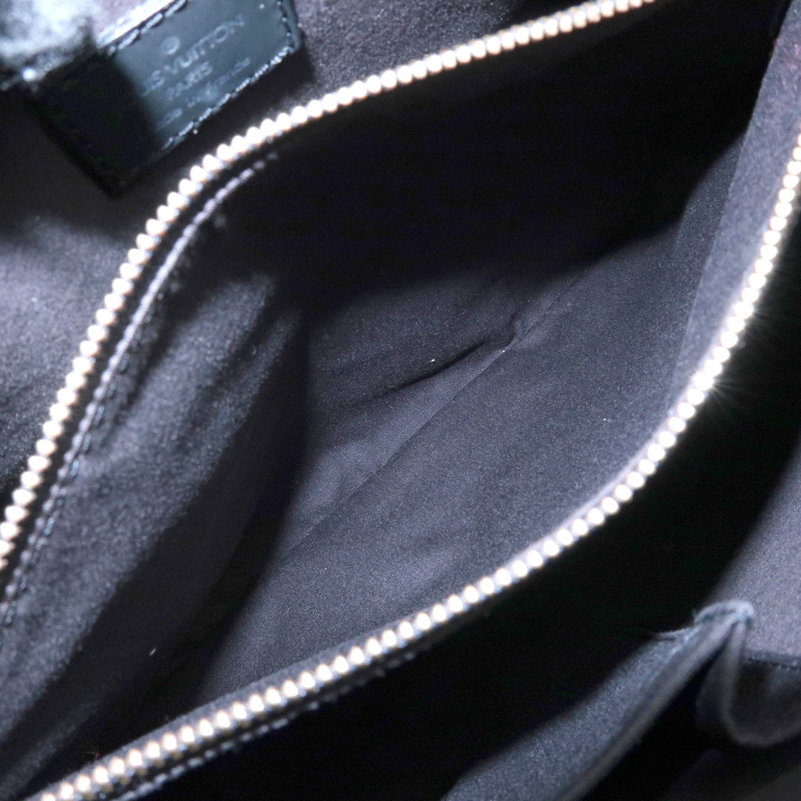 Louis Vuitton Epi Mandala MM Shoulder Bag Noir Black M58892