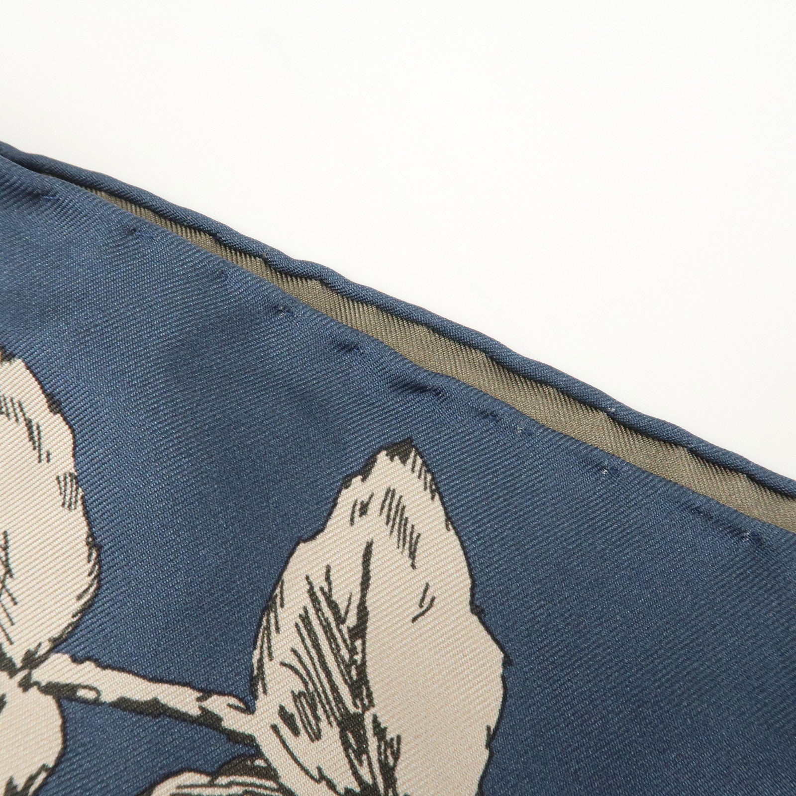 Christian Dior Logo Silk 100% Lion Flowers Scarf White Navy