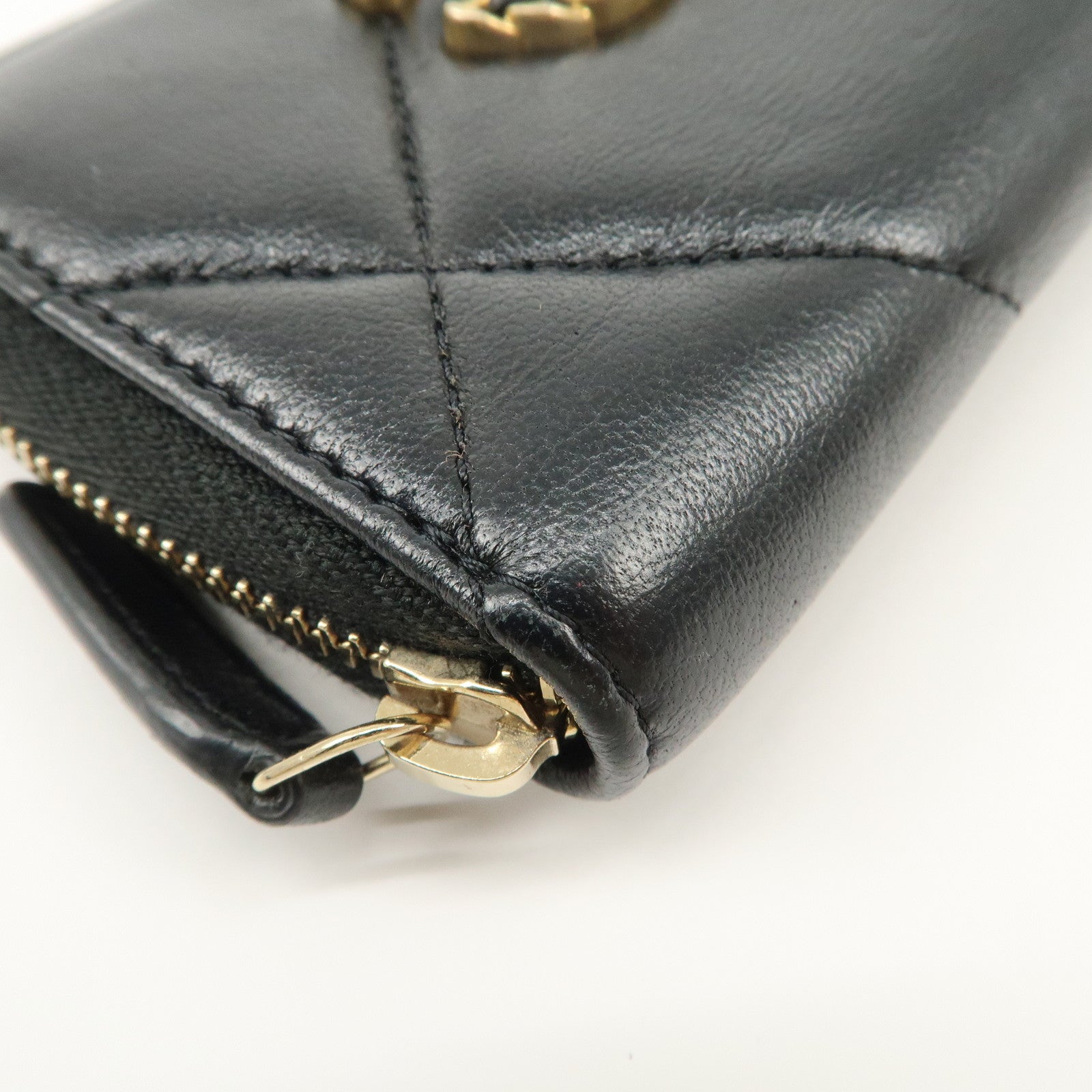 CHANEL COCO Mark Matelasse Lamb Skin Round Zippy Coin Purse AP0949 Used