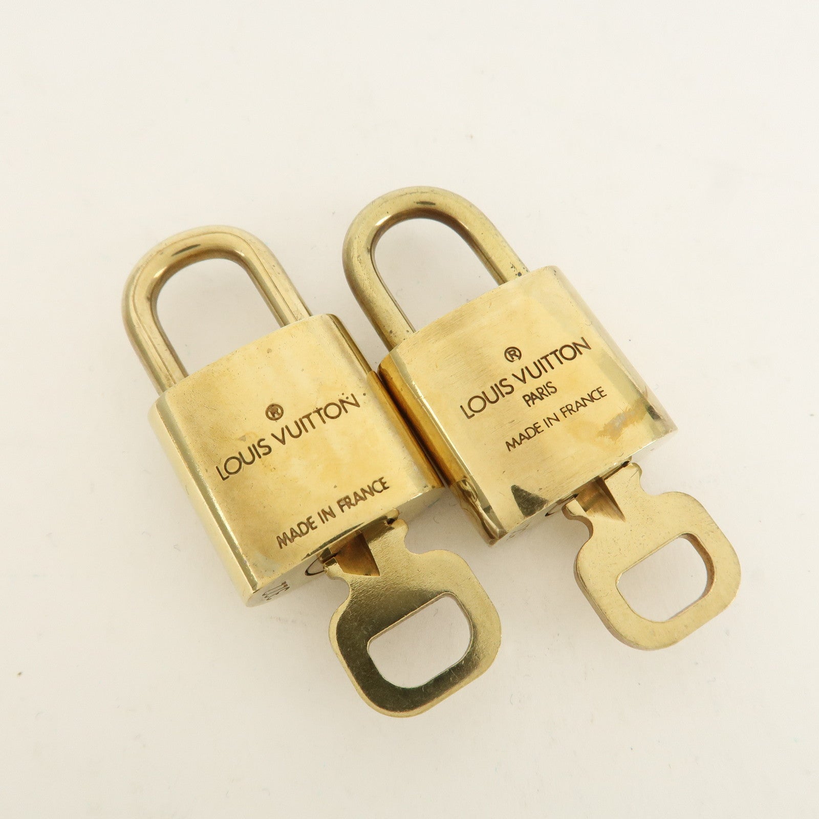 Louis Vuitton Set of 10 Lock & Key Cadena Key Lock Metal Gold Used