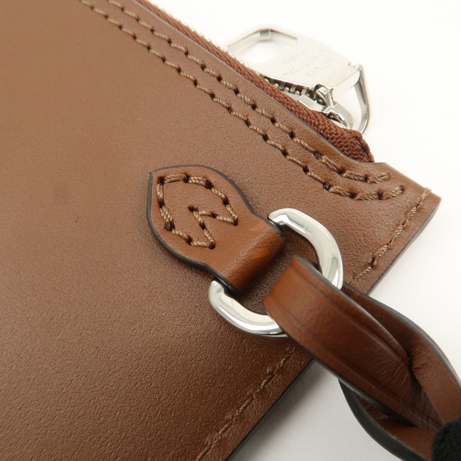 Louis Vuitton Mahina Leather Pouch for Hina PM Brown Used