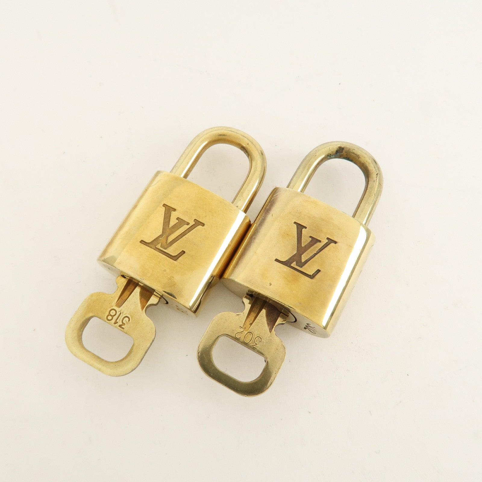 Louis Vuitton Set of 10 Lock & Key Cadena Key Lock Metal Gold Used