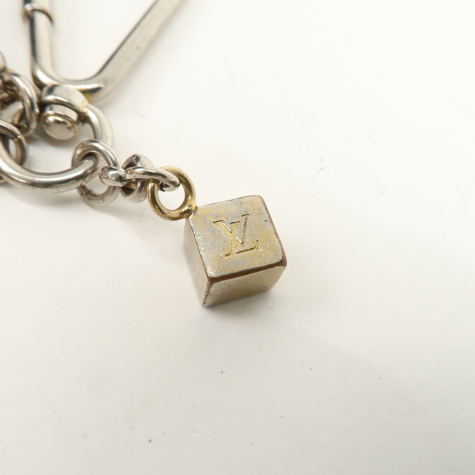 Louis Vuitton Metal Cube Bag Charm Key Charm Silver M65118