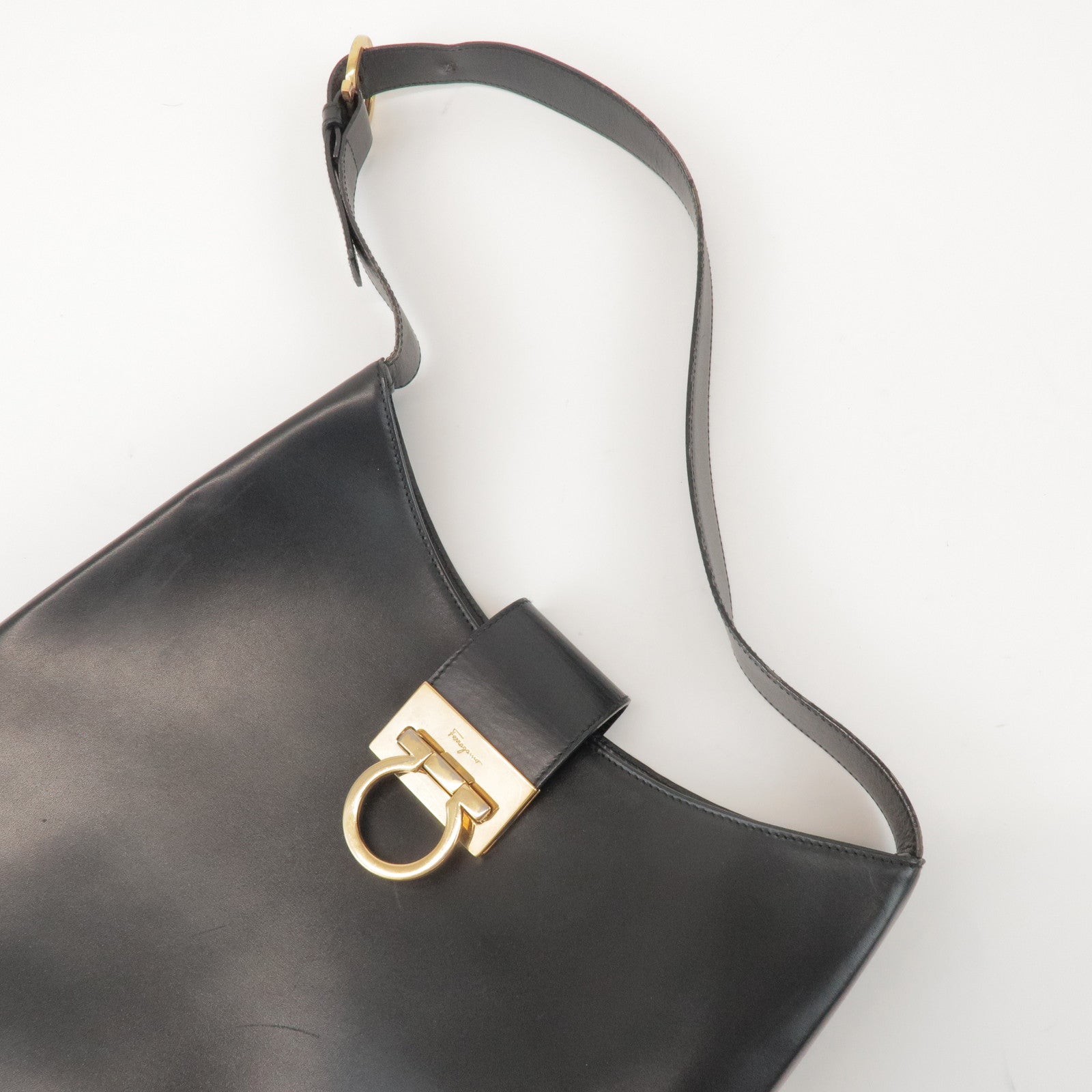 Ferragamo Gancini Calf Leather Shoulder Bag Hand Bag Black