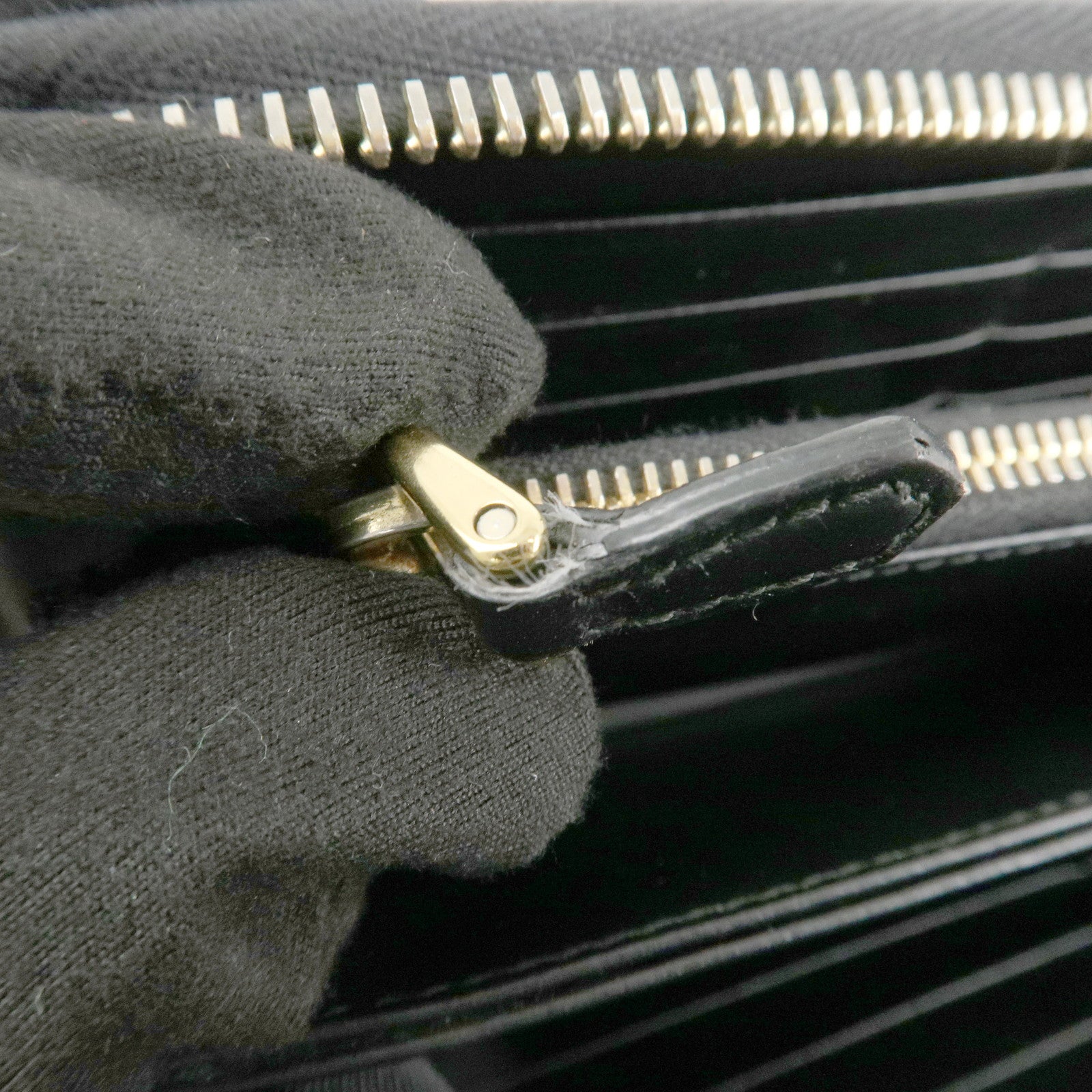 PRADA Logo Saffiano Vernis Leather Round Zipper Long Wallet 1ML506 Used