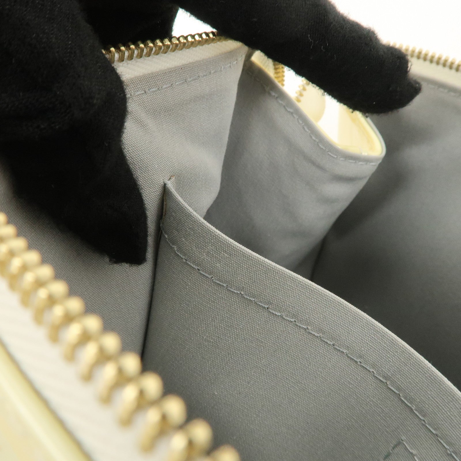 Louis Vuitton Monogram Vernis Rosewood Avenue Hand Bag Perle M93508 Used