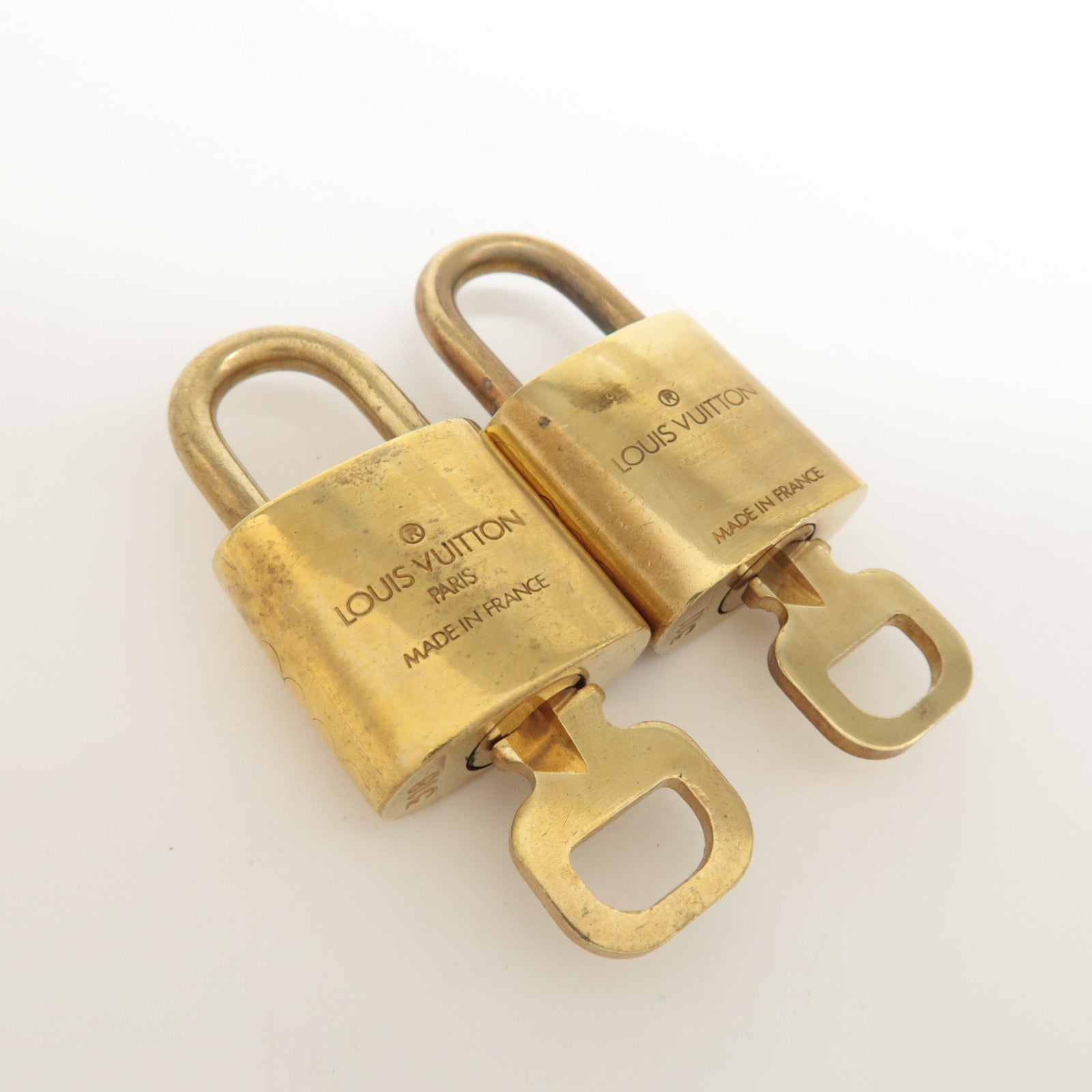 Louis Vuitton Set of 10 Lock & Key Cadena Key Lock Metal Gold Used