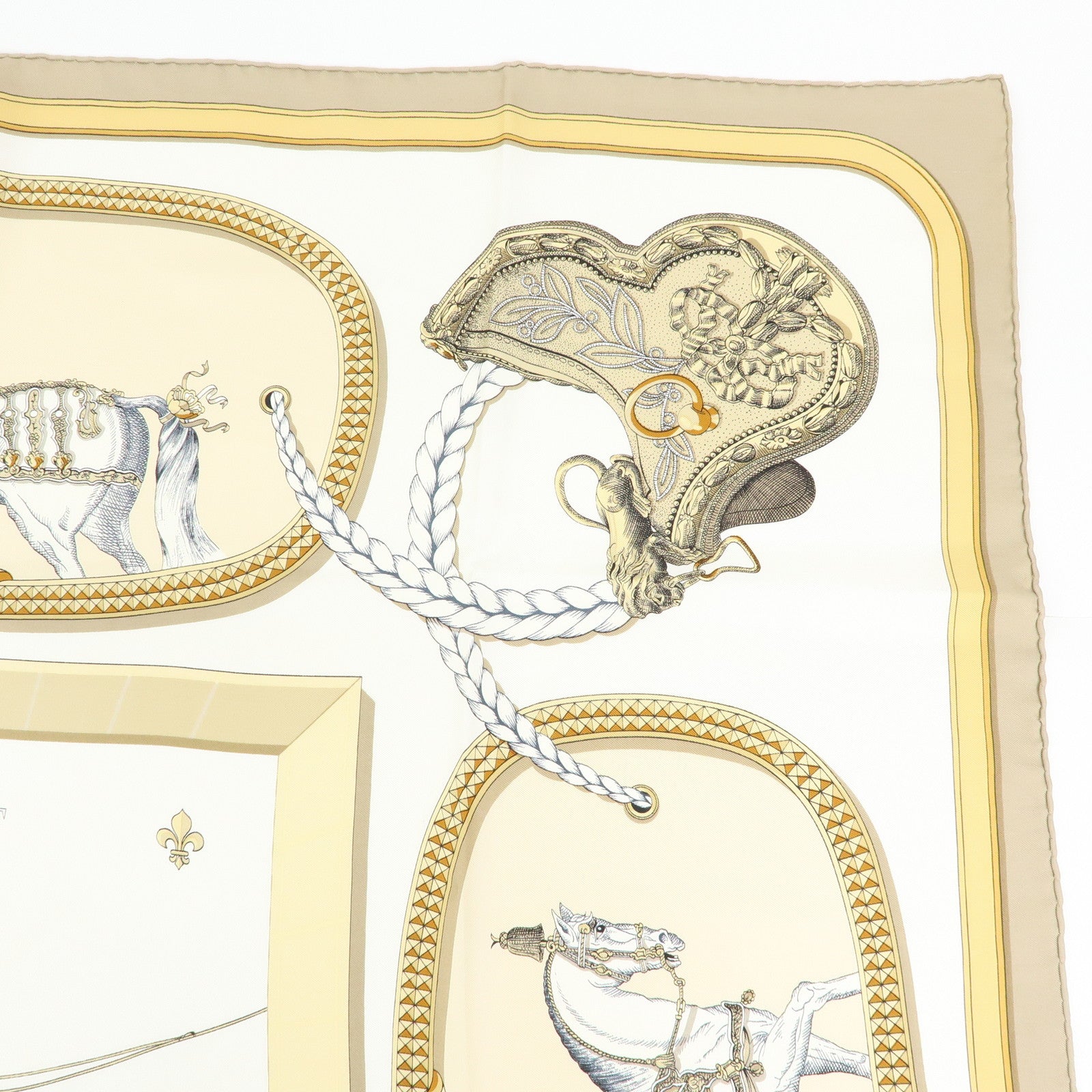 HERMES Carre 90 Silk 100% Scarf GRAND APPARAT White Beige