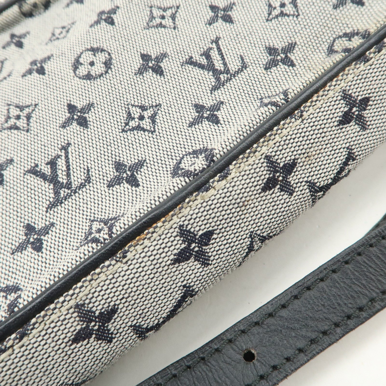 Louis Vuitton Monogram Mini Canvas Juliette MM Shoulder Bag M92315