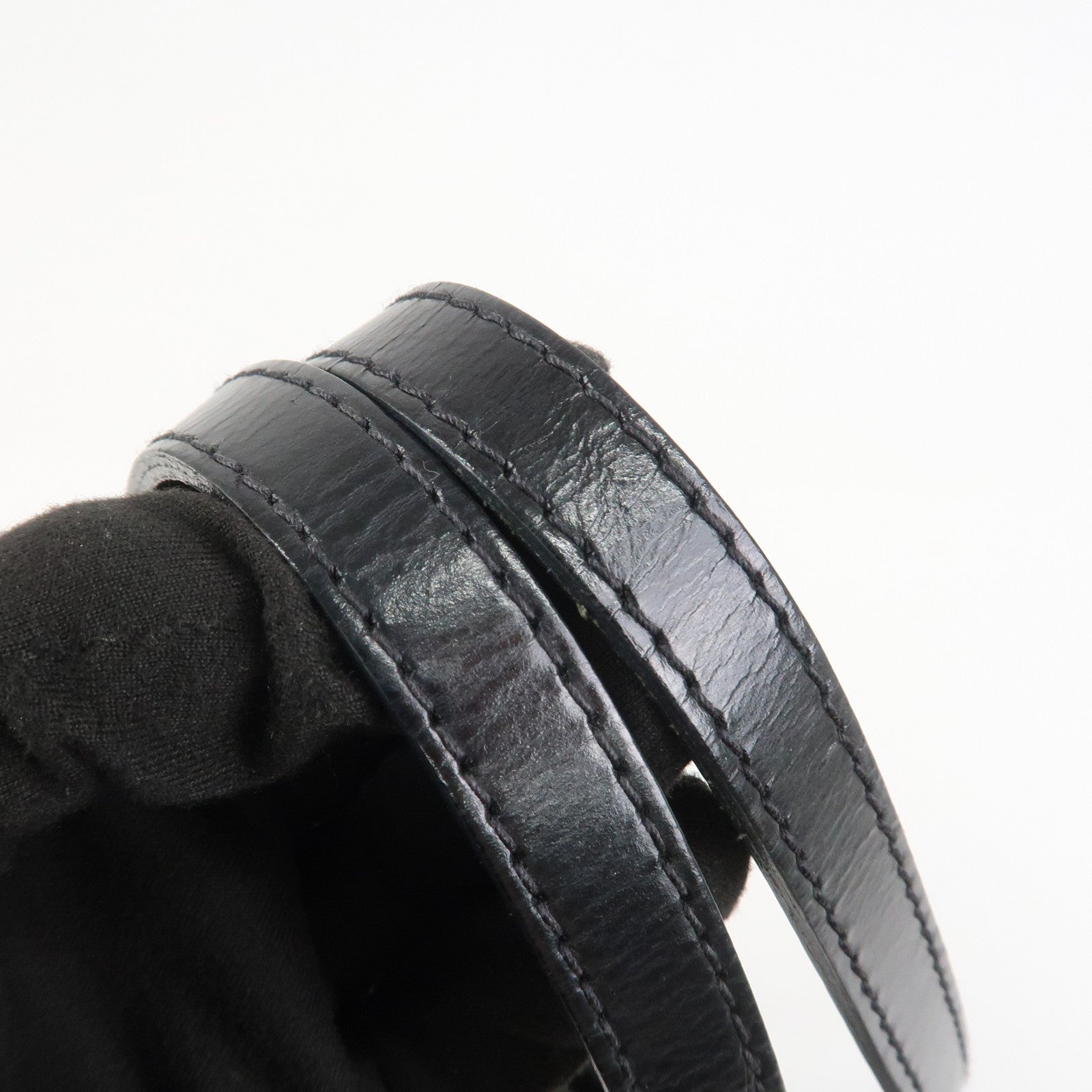 Louis Vuitton Epi Leather Madeleine PM Hand Bag Noir Black M59332