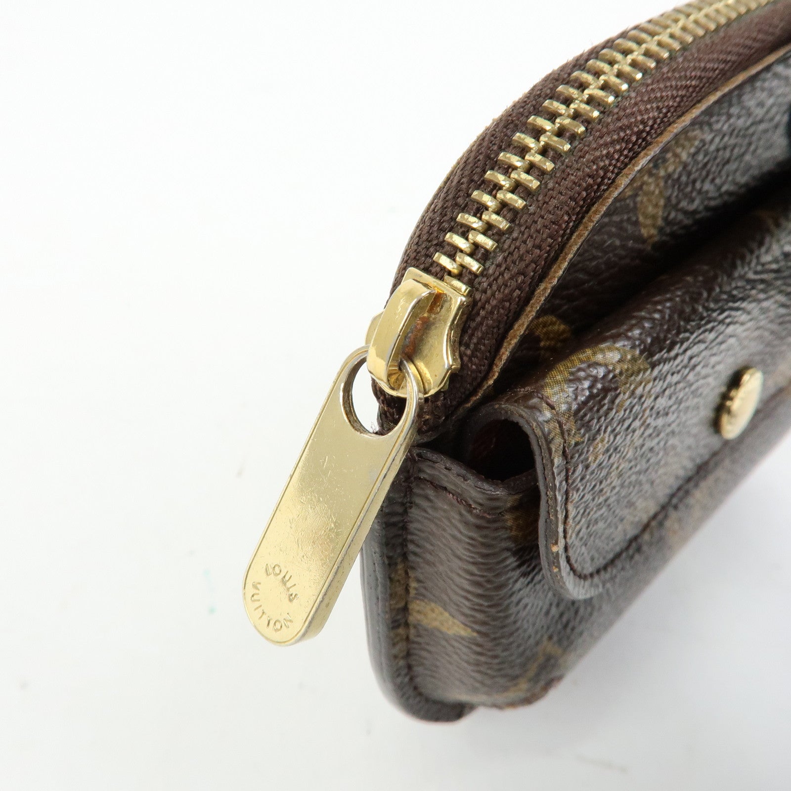 Louis Vuitton Monogram Porte Monnaie Shilling Coin Case M60025