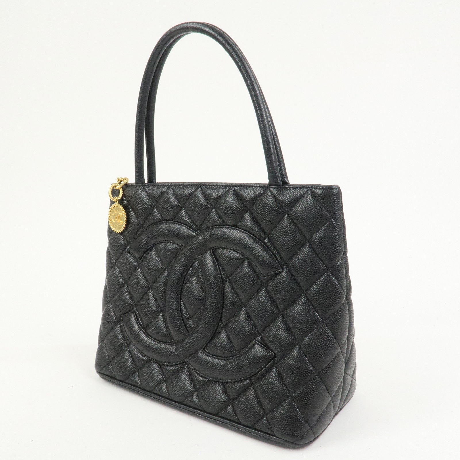 CHANEL Matelasse Caviarskin Medallion Tote Bag Hand Bag A01804
