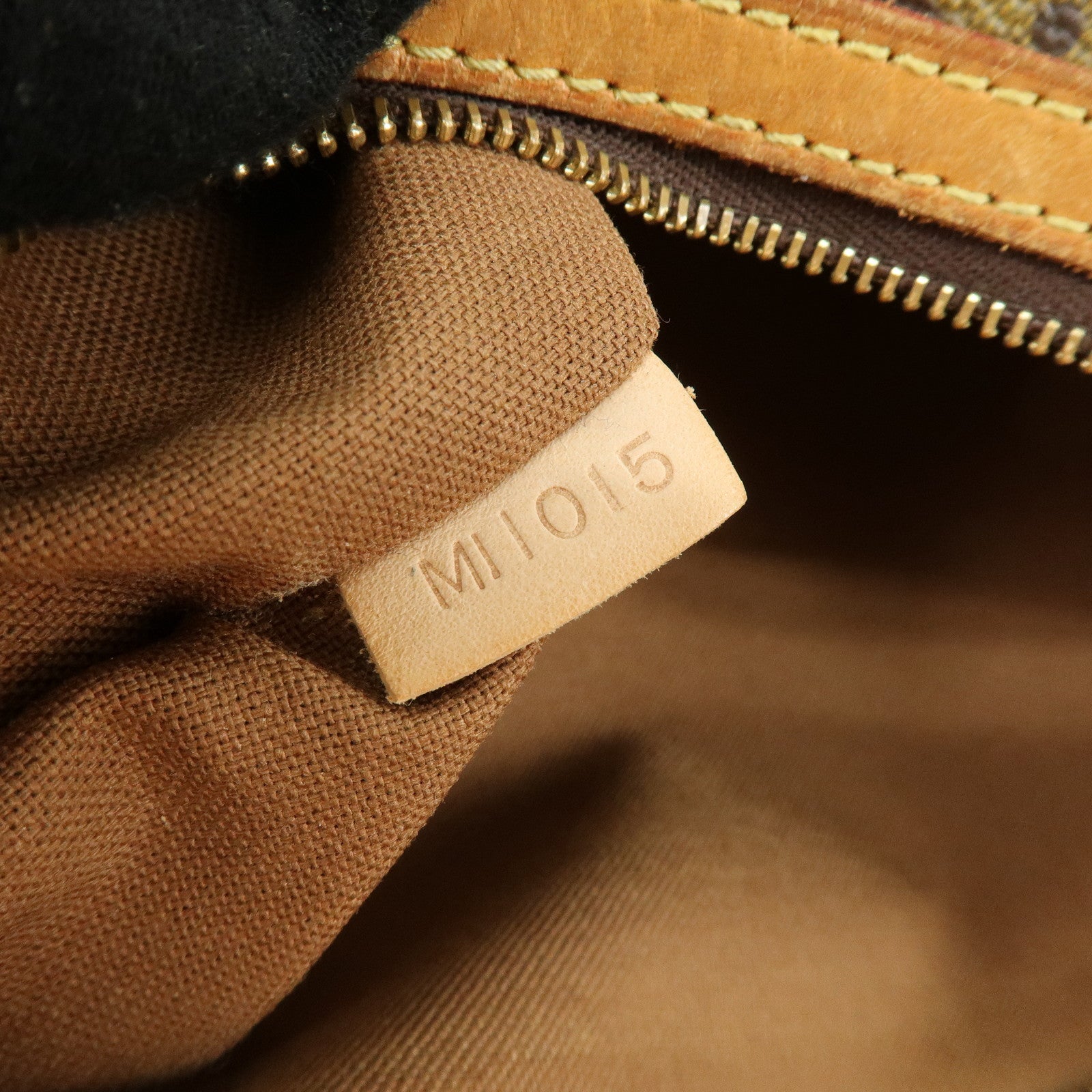 Louis Vuitton Monogram Pochette Bosphore Shoulder Bag M40044