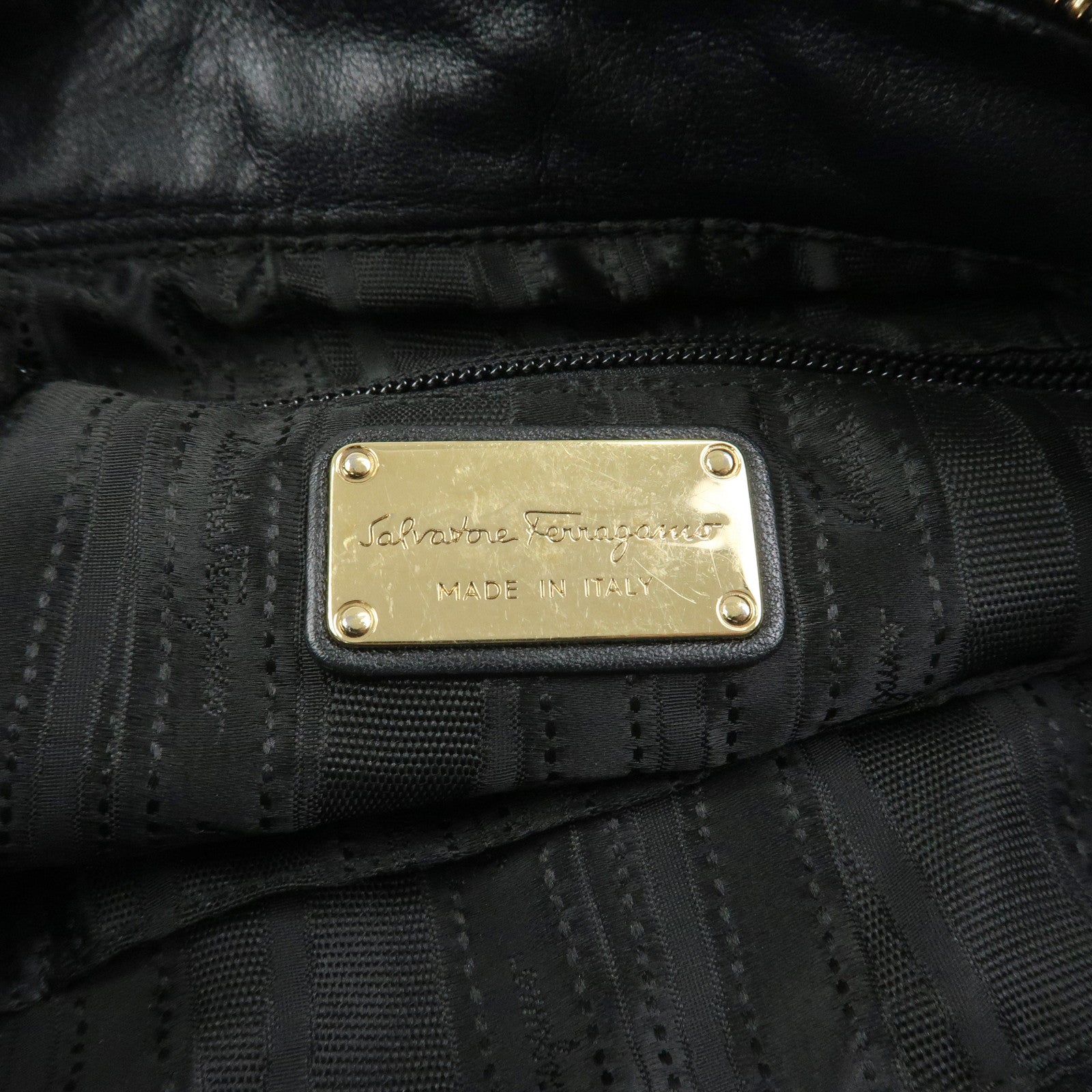 Ferragamo Vara Ribbon Leather Shoulder Bag Hand Bag Black