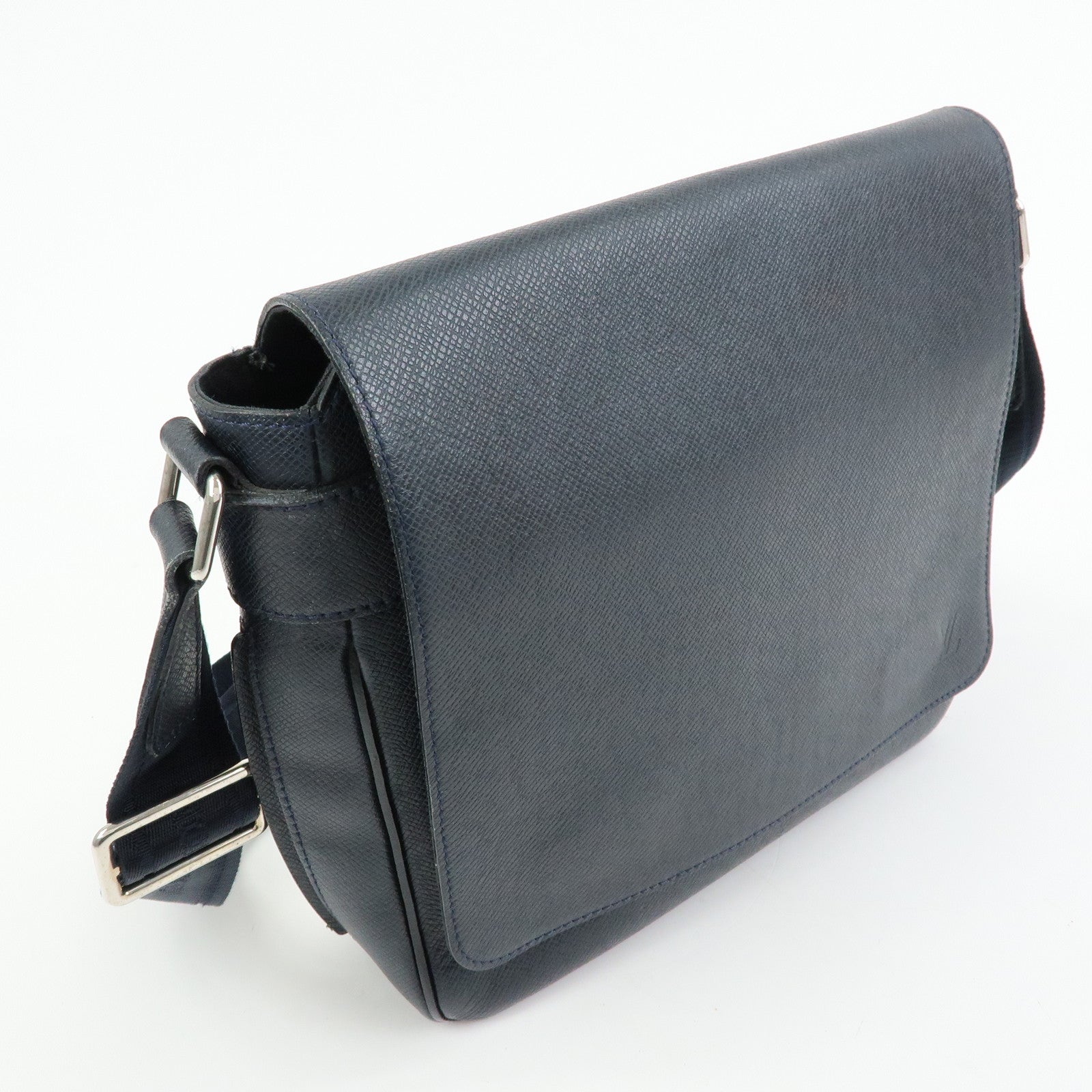 Louis Vuitton Taiga Leather Shoulder Crossbody Bag Boreal M32632