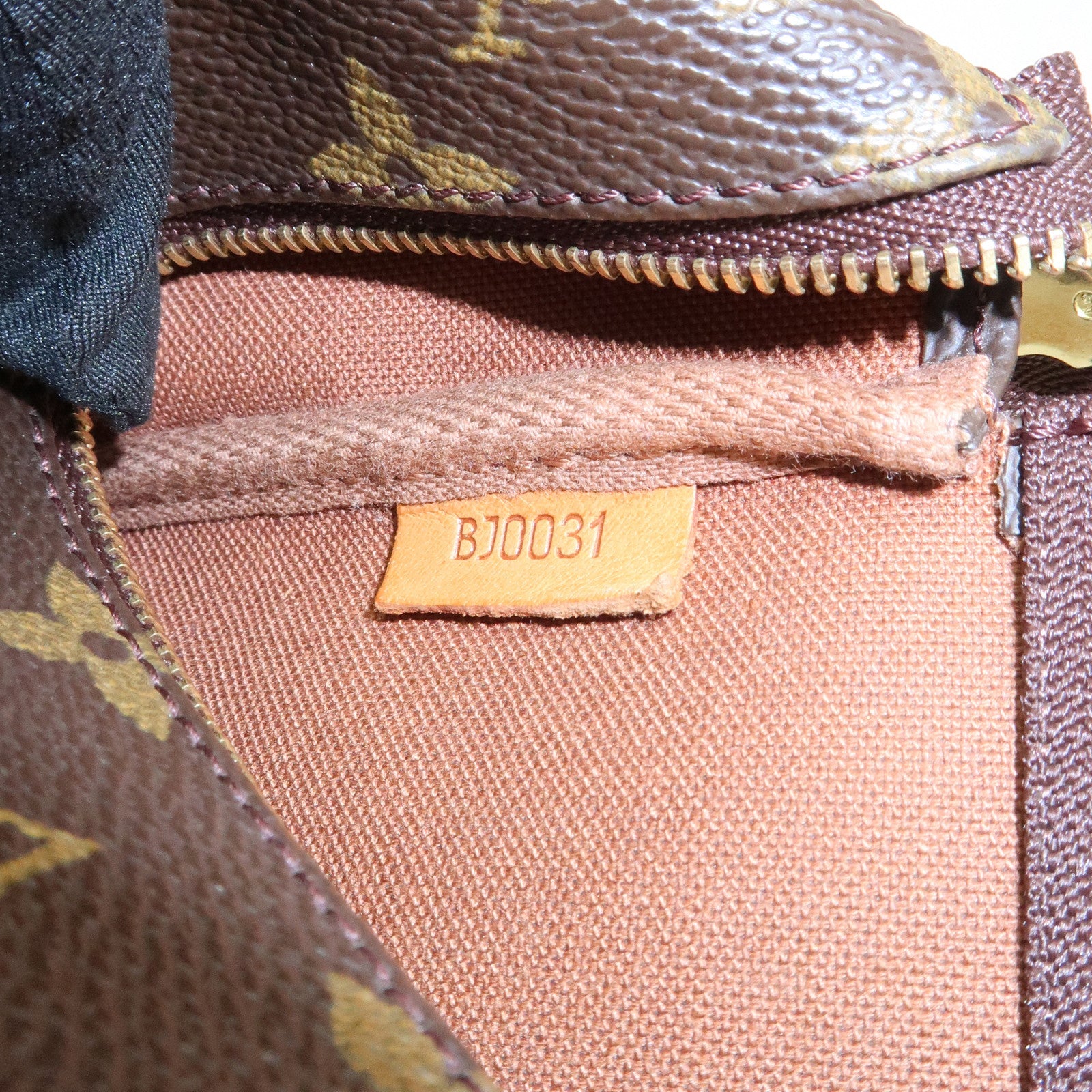 Louis Vuitton Monogram Pochette Accessoires Hand Bag Brown M51980 Used