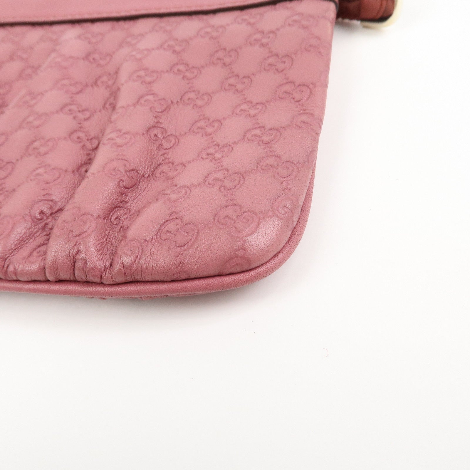 GUCCI Interlocking G Micro Guccissima Leather Pouch Pink 212203