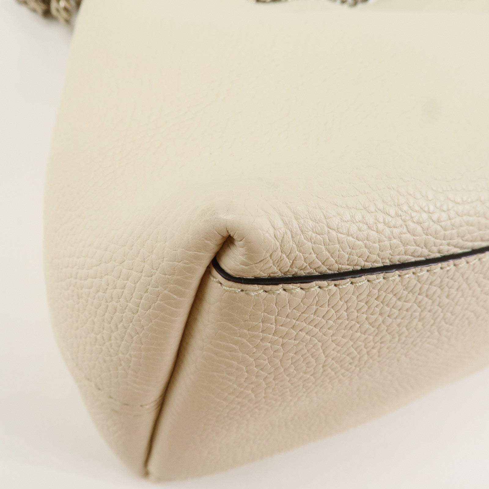 GUCCI SOHO Interlocking G Leather Chain Shoulder Bag White 536196