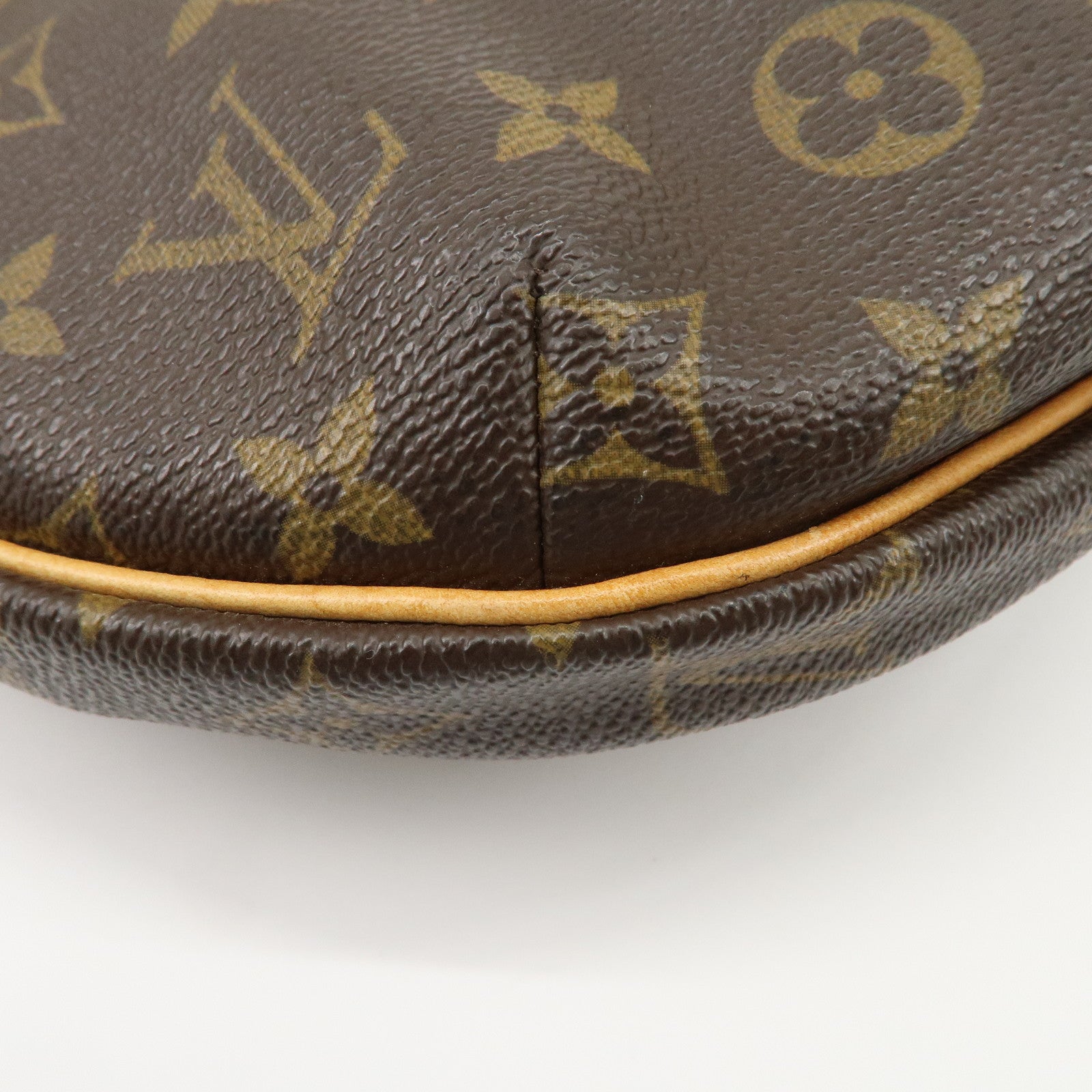 Louis Vuitton Monogram Croissant MM Shoulder Bag Brown M51512