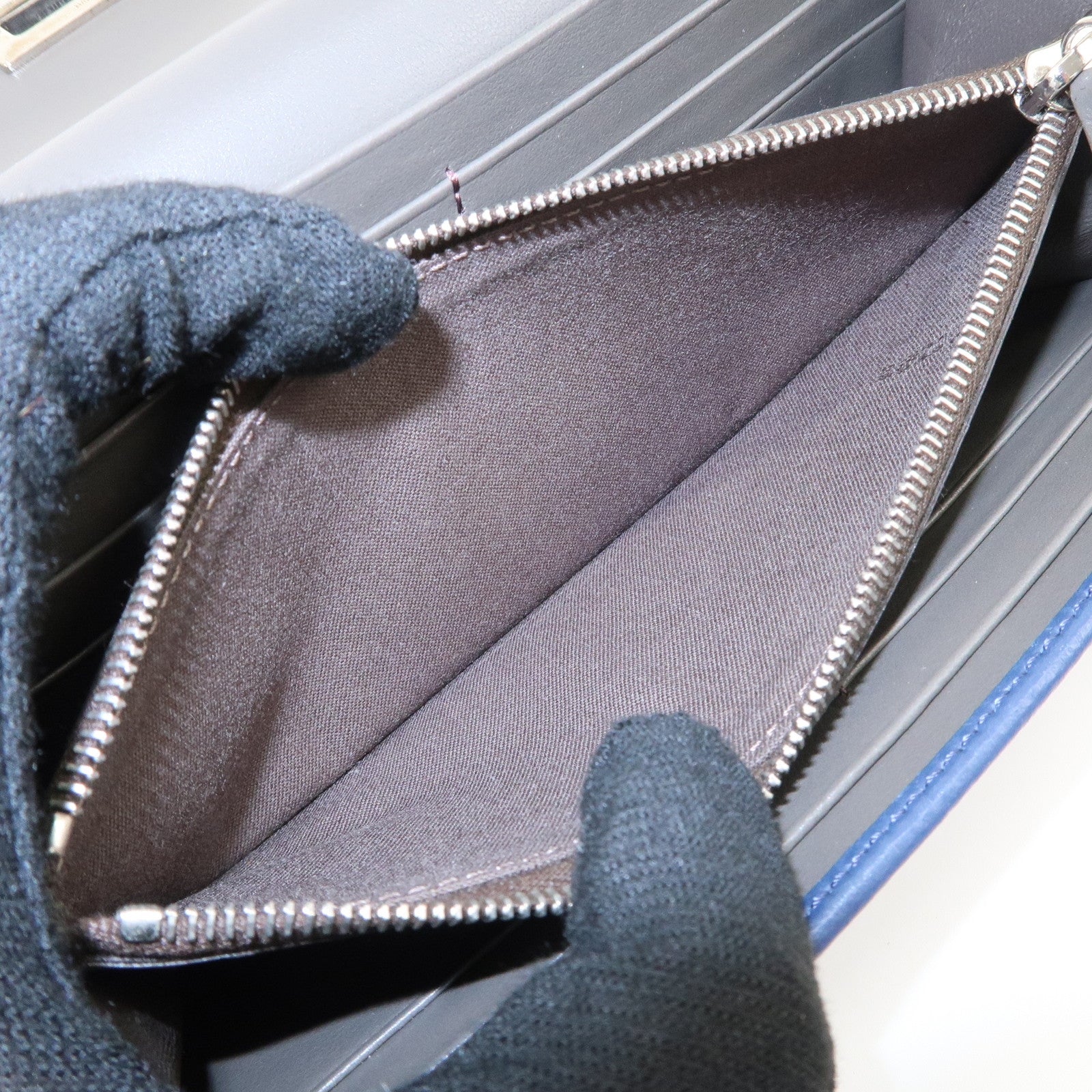 FENDI Peekaboo Leather Bi-fold Continental Wallet Long Wallet 8M0377 Used