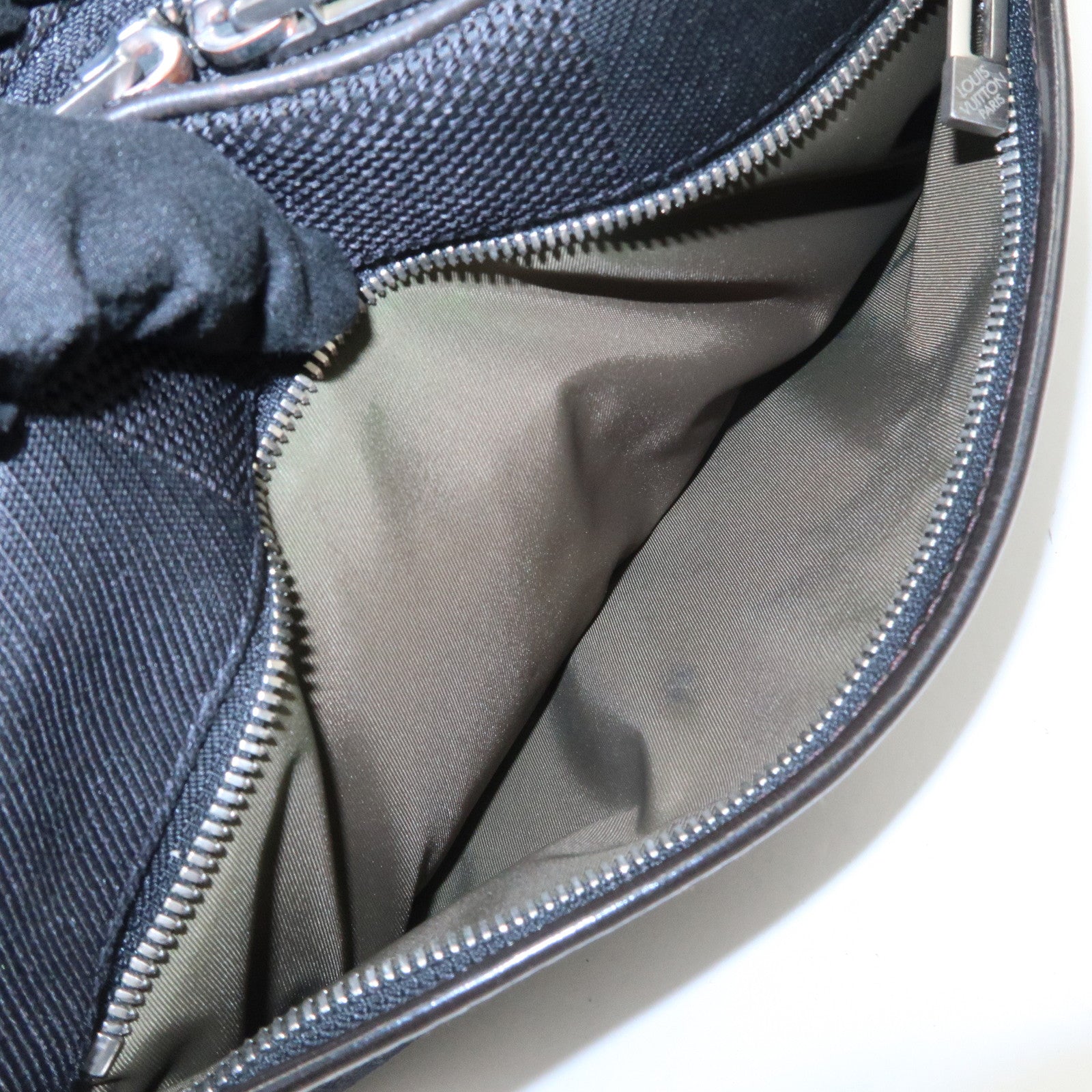Louis Vuitton Damier Geant Acrobat Waist Bag Body Bag Noir M93620