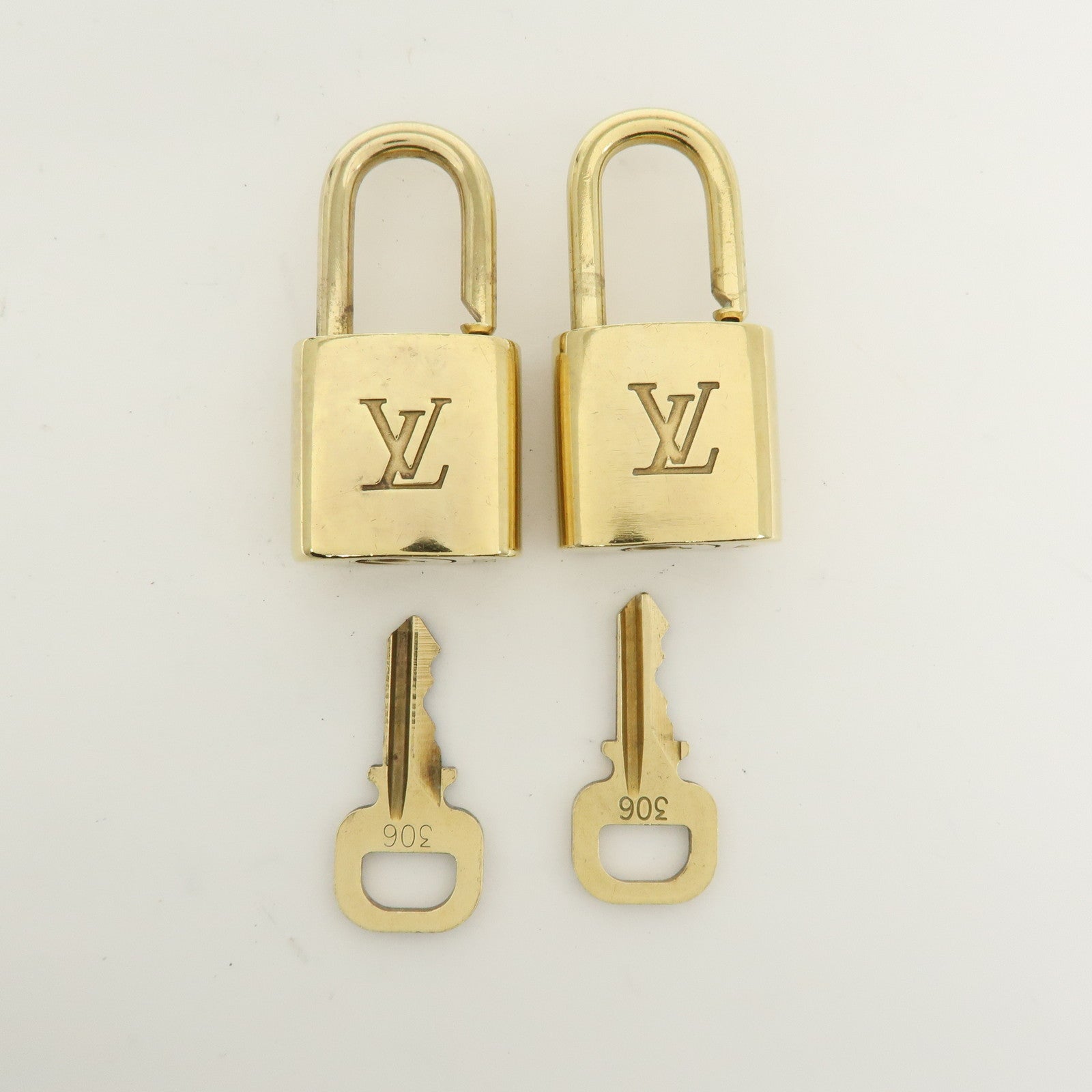 Louis Vuitton Set of 10 Lock & Key Cadena Key Lock Used