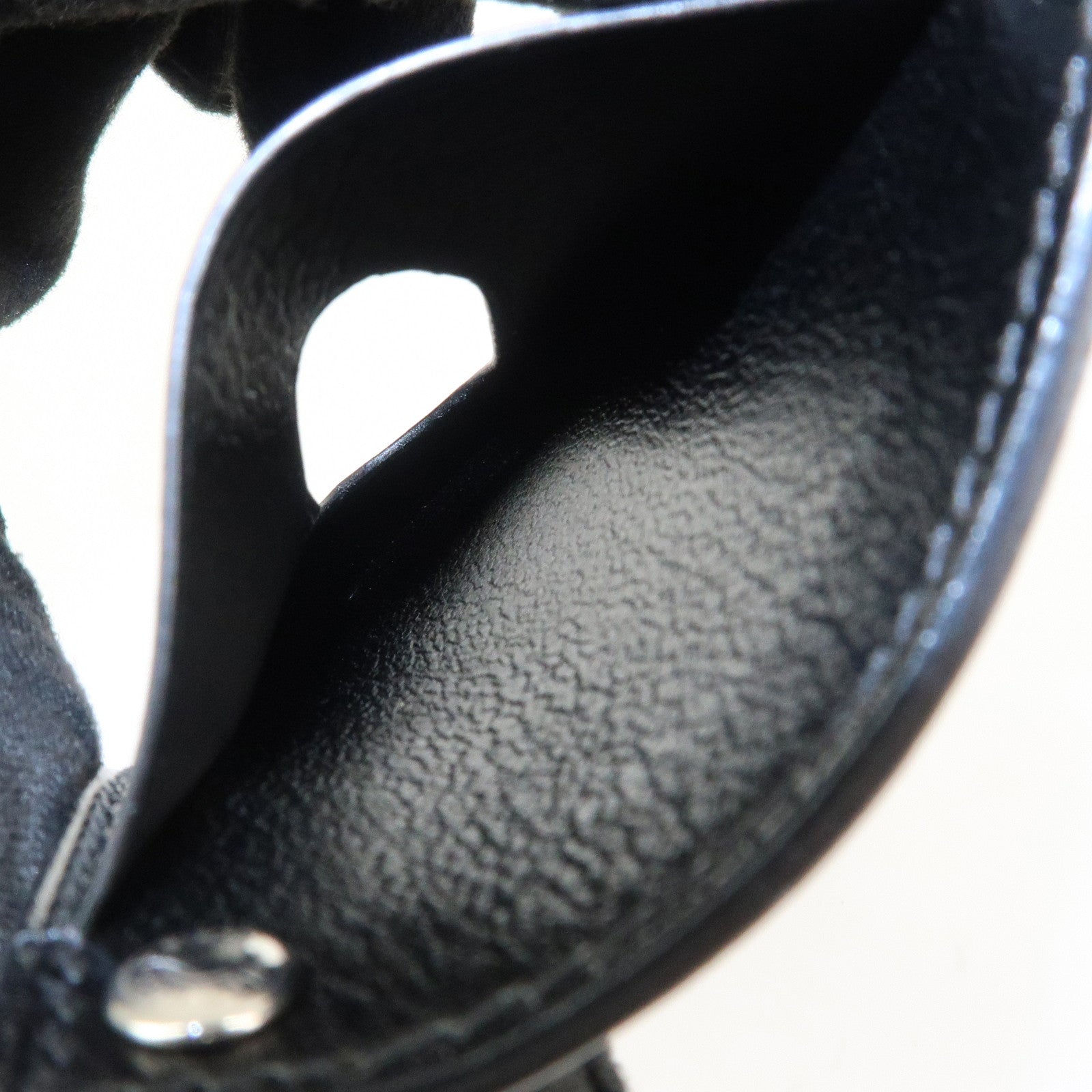 HERMES Evercalf Leather Chouchou Serie Button 笆。I Stamped Pass Case