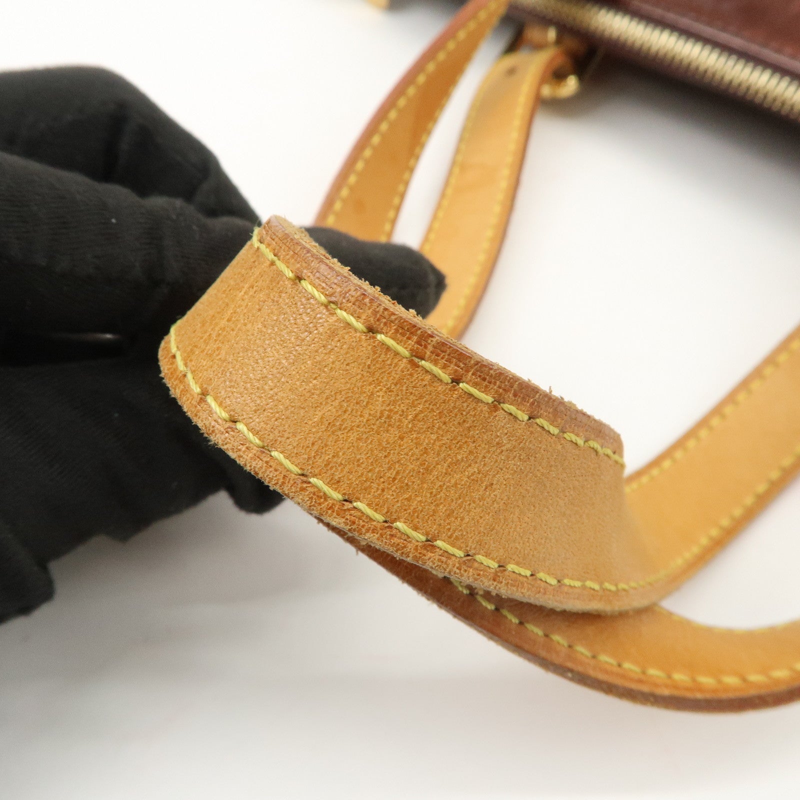 Louis Vuitton Monogram Vernis Rosewood Avenue Hand Bag M93510