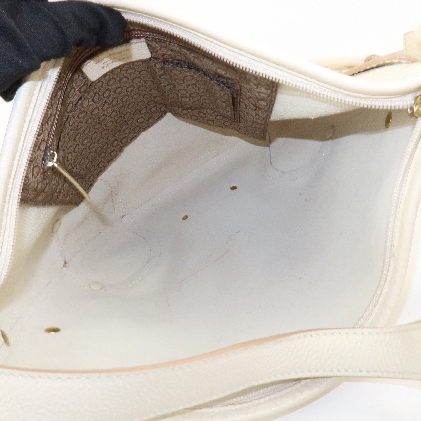 Ferragamo Gancini Logo Leather Shoulder Bag Hand Bag Ivory