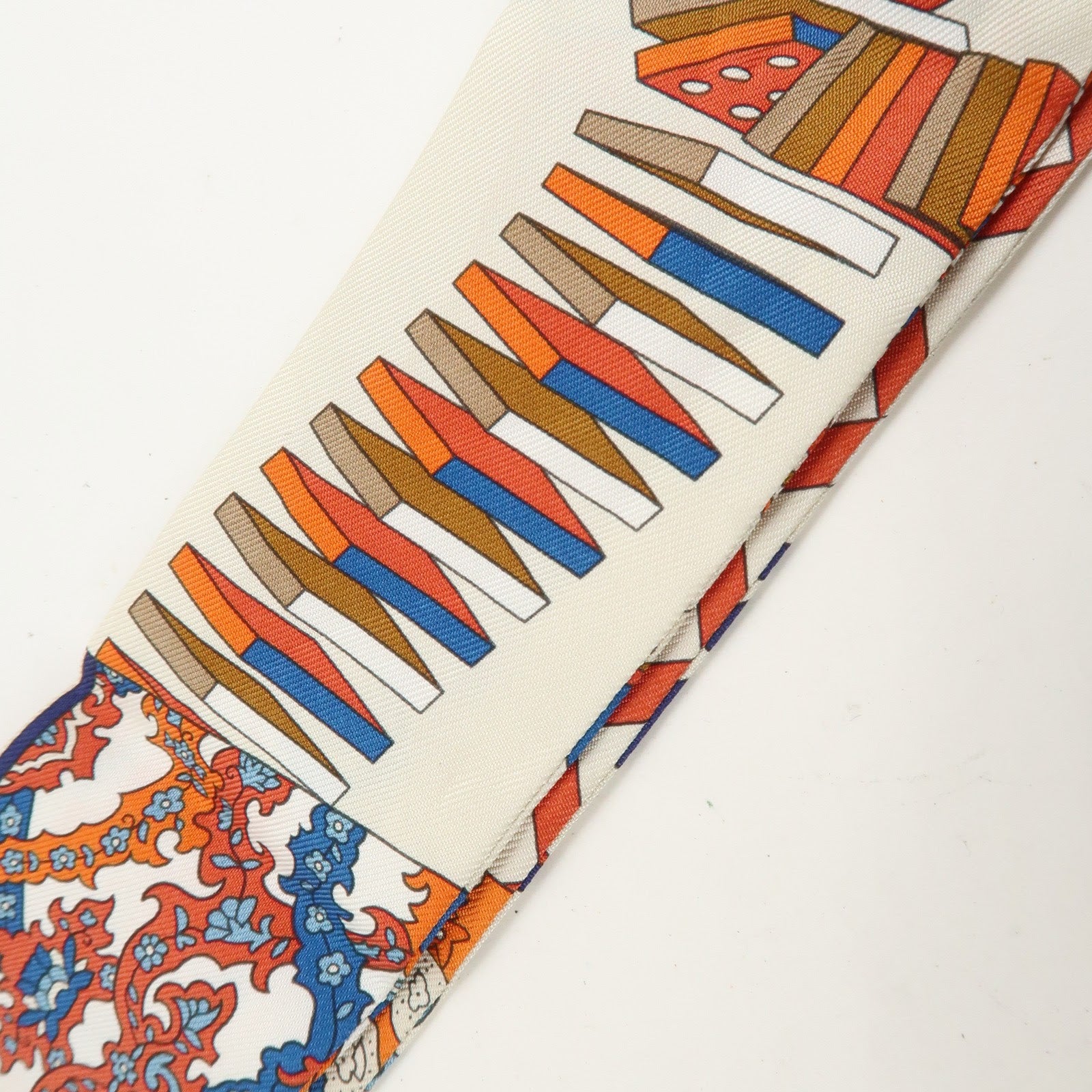 HERMES Twilly Silk 100% Scarf De l'Ombrelle aux Duels Vieux