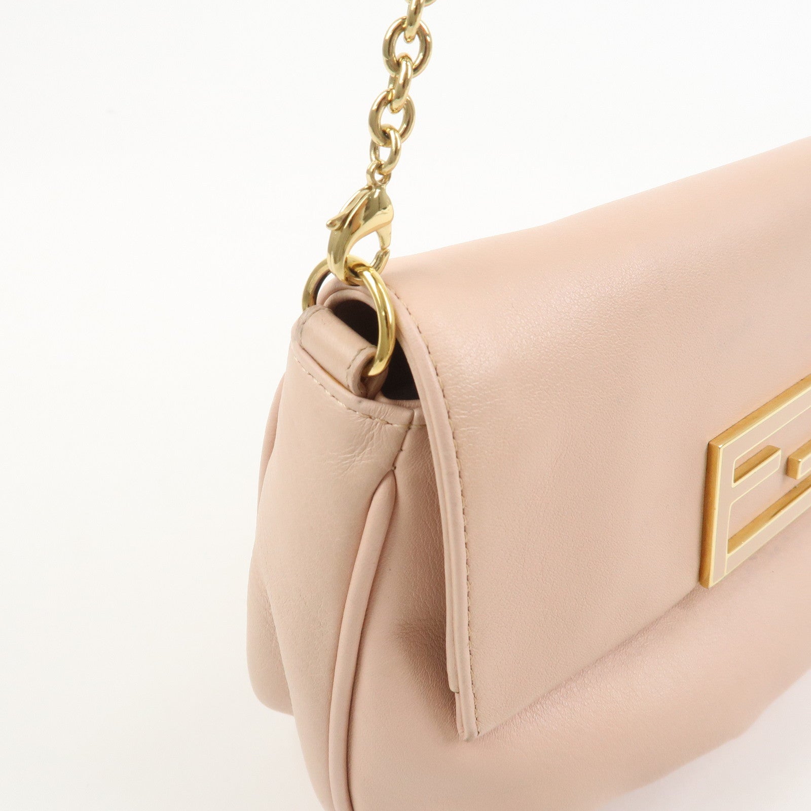 FENDI Leather Chain Shoulder Bag Purse Crossbody Bag 8M0276