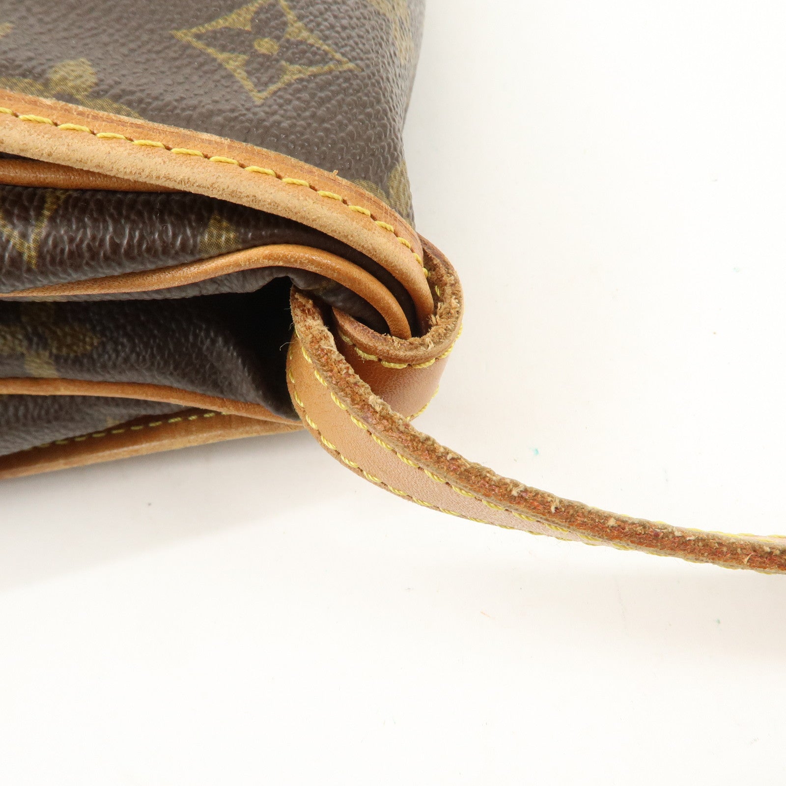 Louis Vuitton Monogram Saumur 30 Crossbody Bag Brown M42256 Used