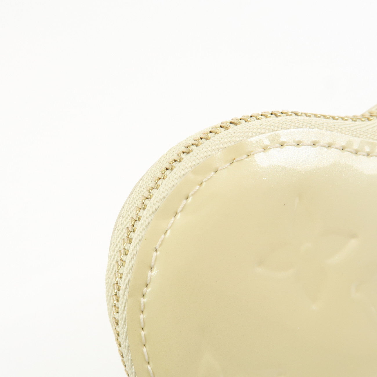 Louis Vuitton Monogram Vernis Porte Monnaie Coeur Ivory M91479