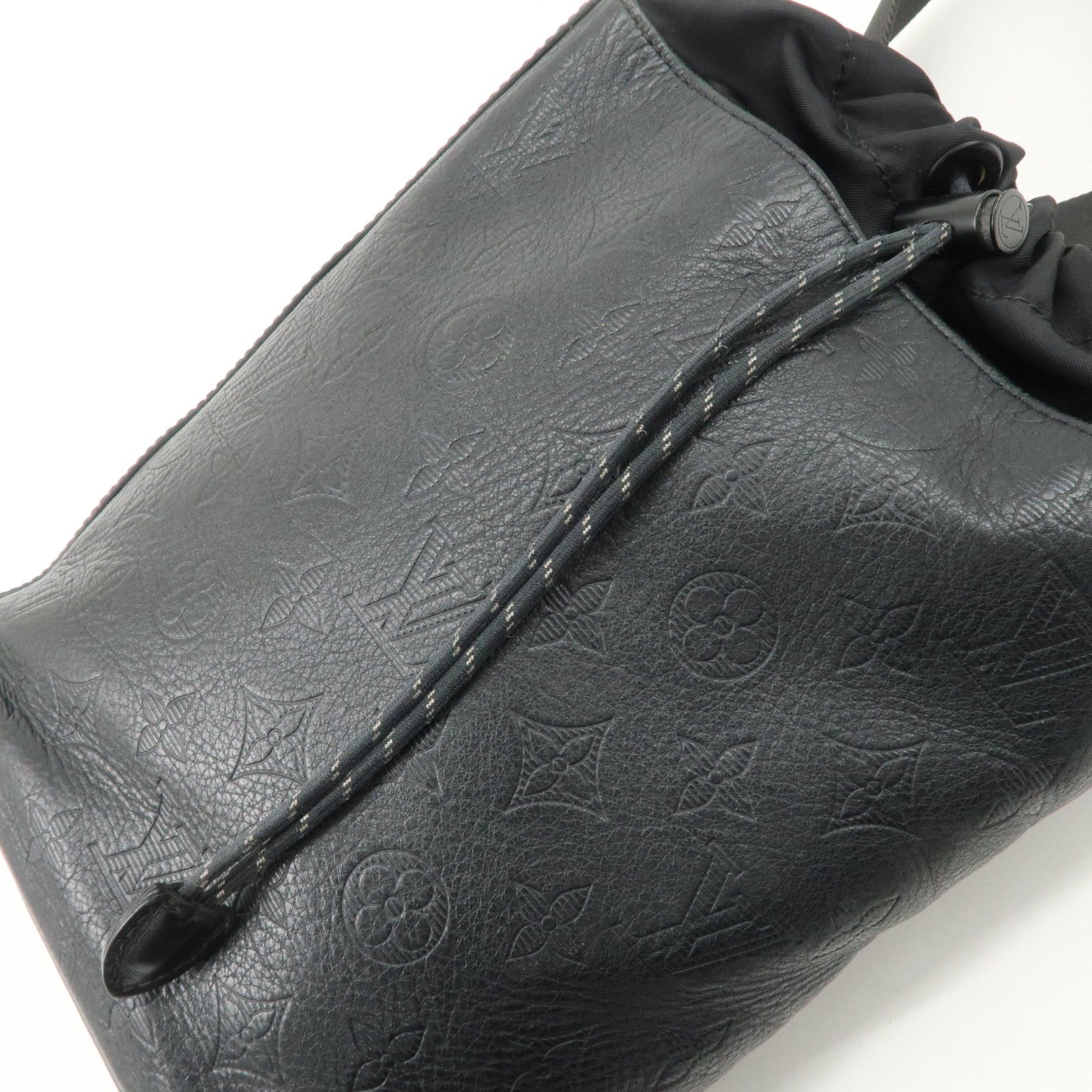 Louis Vuitton Monogram Shadow Chalk Leather Sling Bag Noir M44633 Used