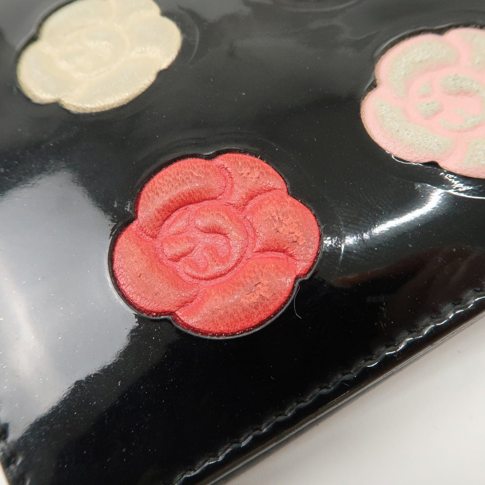 CHANEL Camelia Make Up Palette Patent Leather Long Wallet A46074 Used