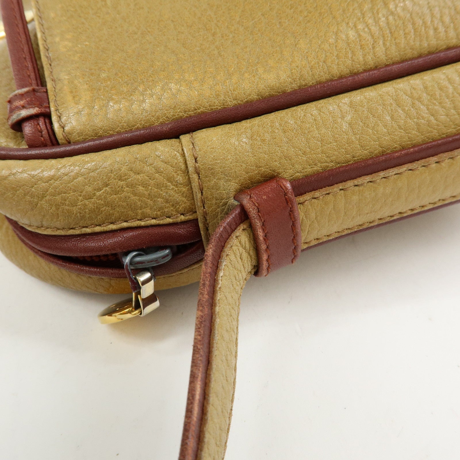 Cartier Must de Cartier Leather Shoulder Bag Crossbody Bag Beige