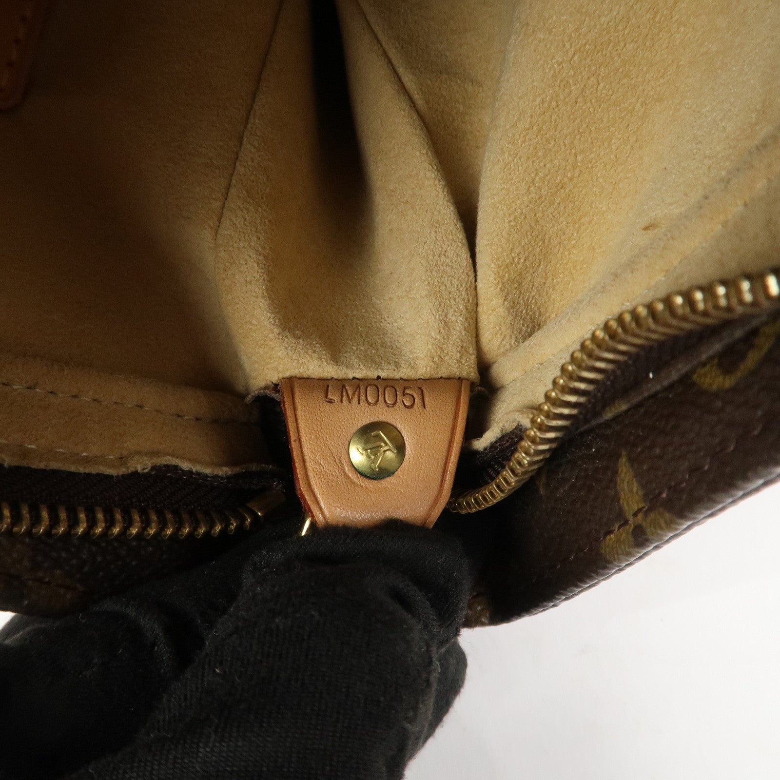 Louis Vuitton Monogram Looping GM Shoulder Bag Bown M51145