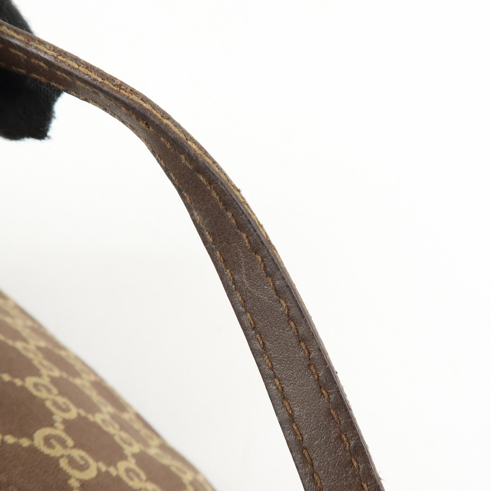 GUCCI Boat Bag GG Canvas Accessory Pouch Hand Bag Brown 039.1103