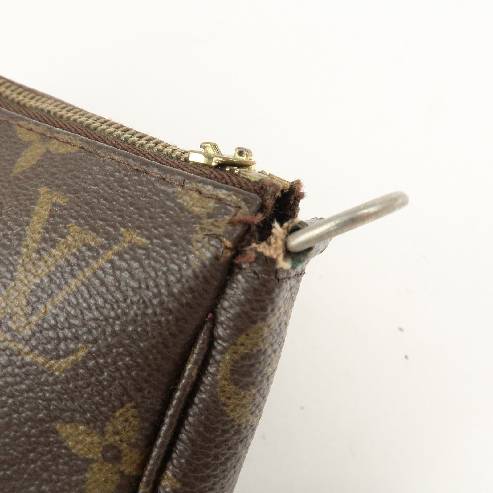 Louis Vuitton Monogram Panda Pochette Accessoires Pouch M51981