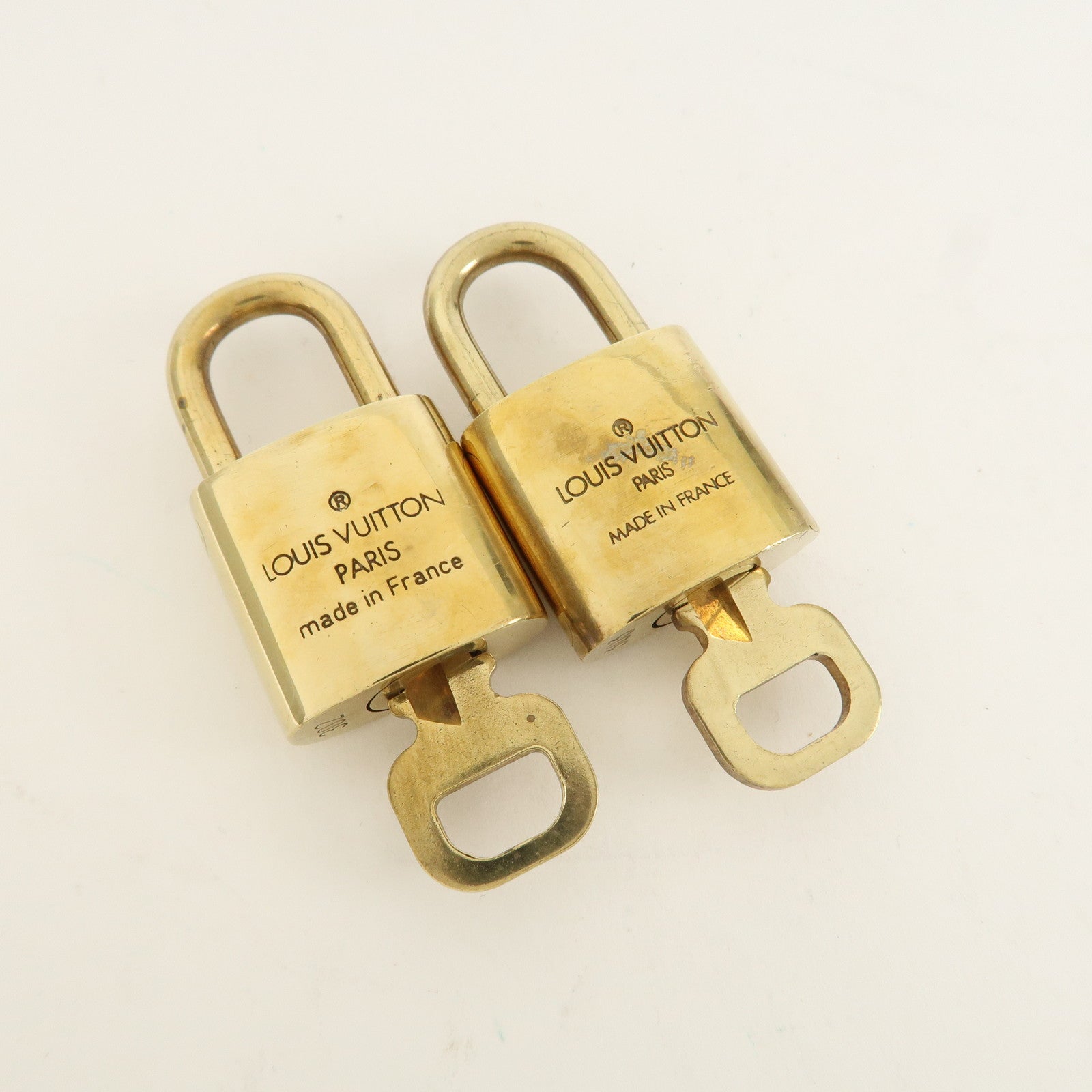Louis Vuitton Set of 10 Lock & Key Cadena Key Lock Metal Gold Used