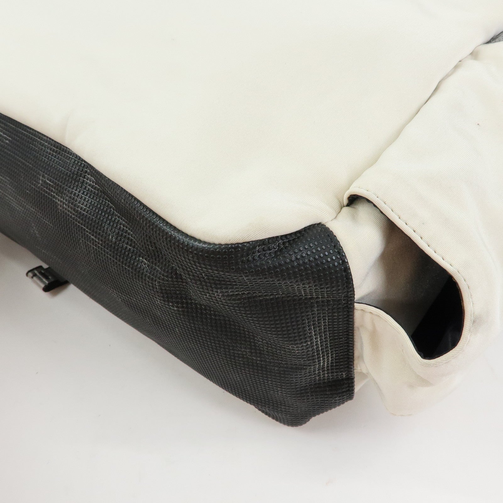 CHANEL CHANEL Sports Nylon Shoulder Bag Messenger Bag White Gray