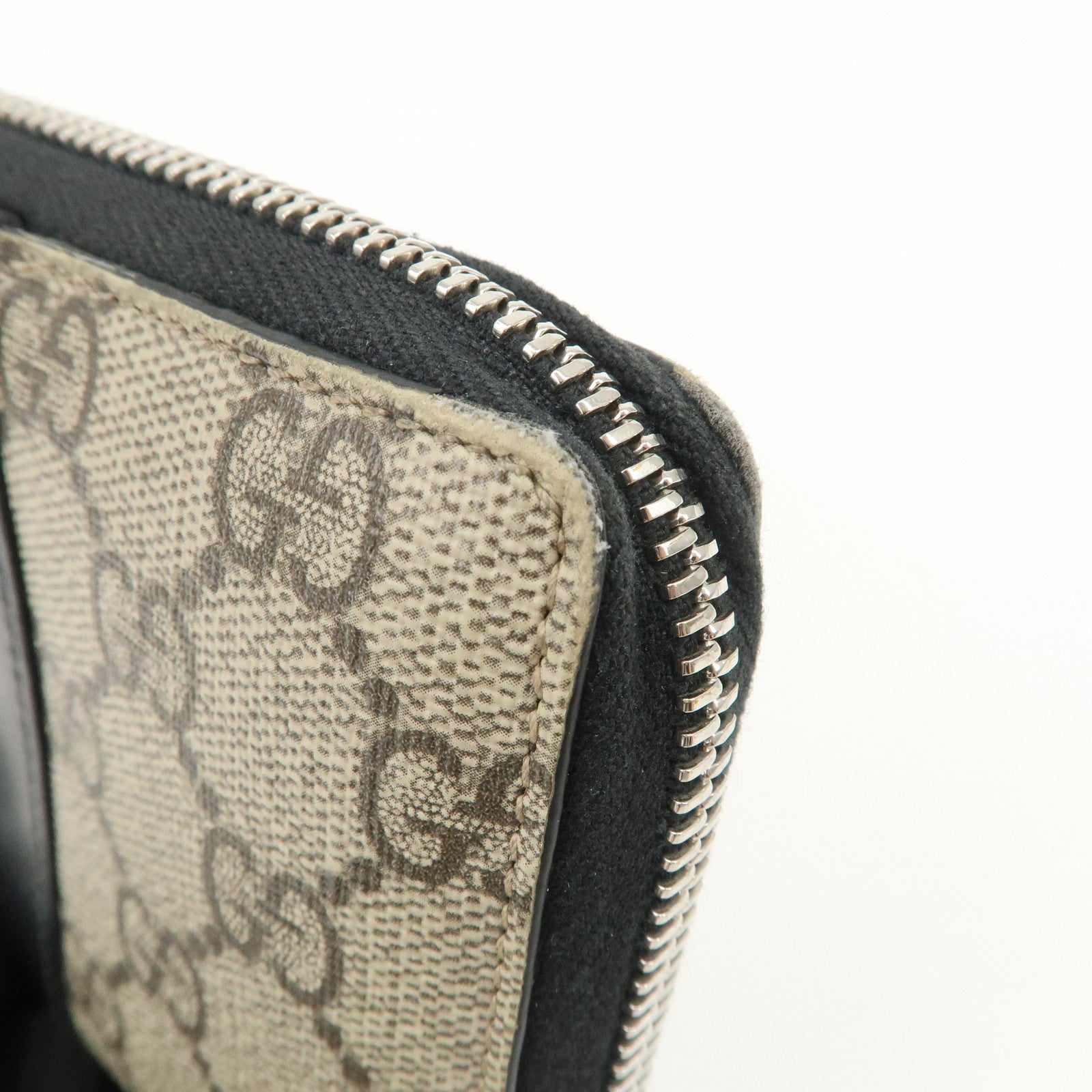 GUCCI GG Supreme Leather Round Zippy Long Wallet Beige Black 451249
