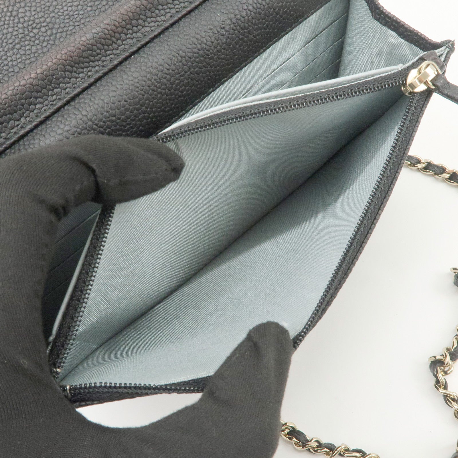 CHANEL Matelasse Caviarskin Chain Wallet COW Shoulder Bag Black Used