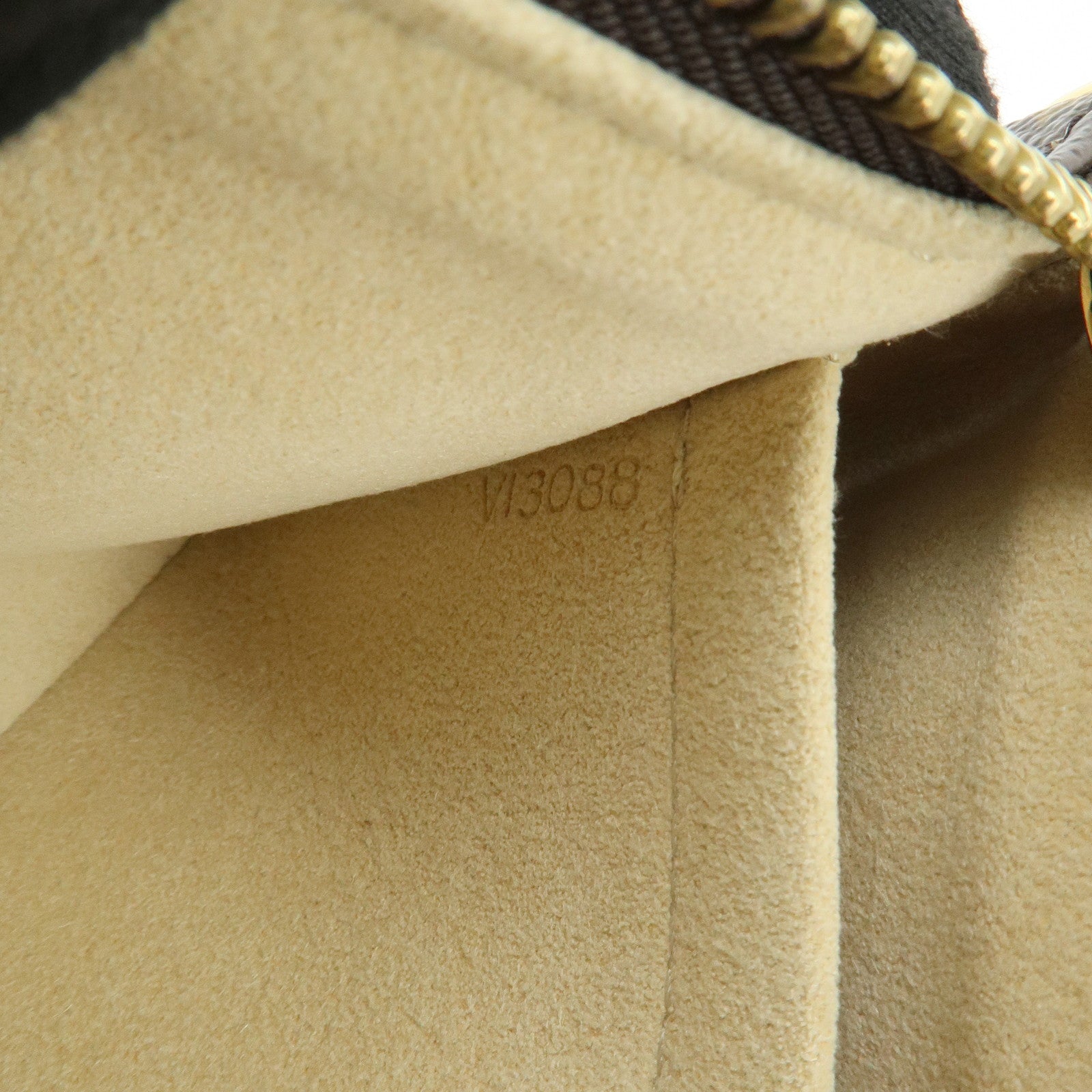 Louis Vuitton Monogram Pochette Milla MM Chain Hand Bag M60094